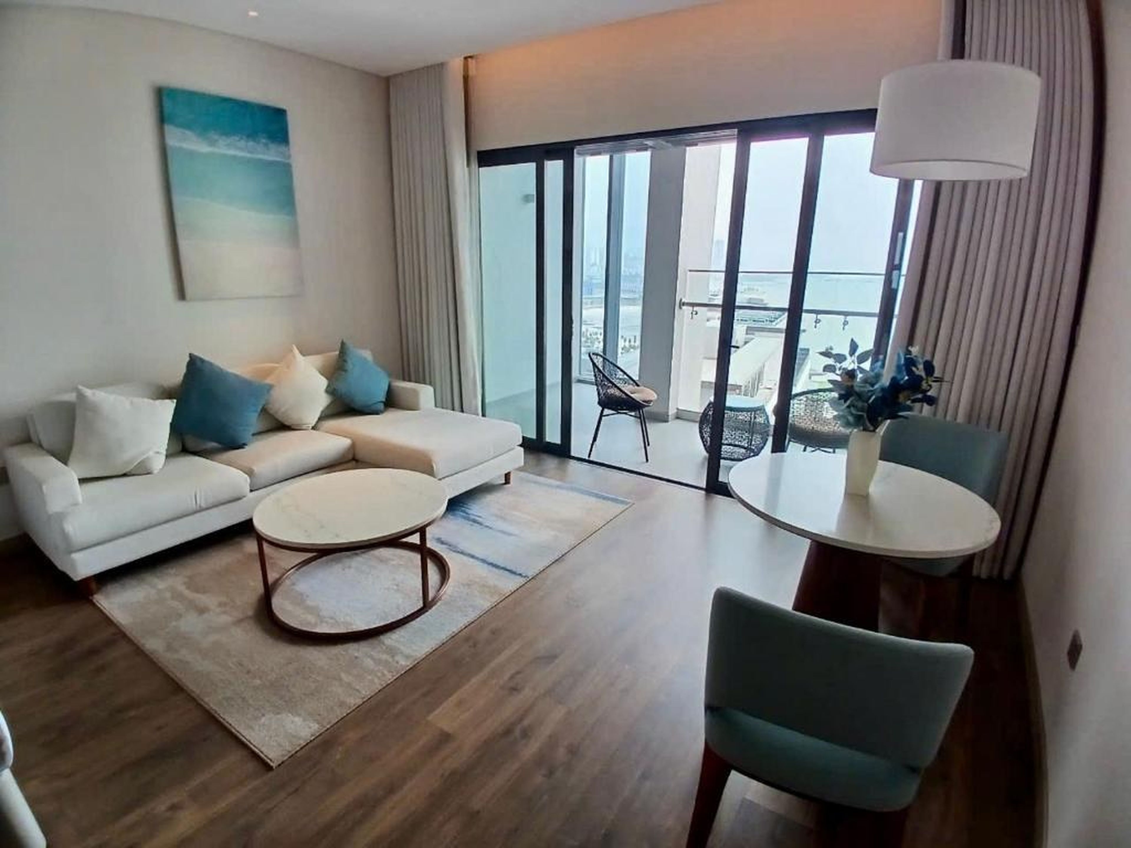 A La Carte Hạ Long Homestay view Biển - Hình 10