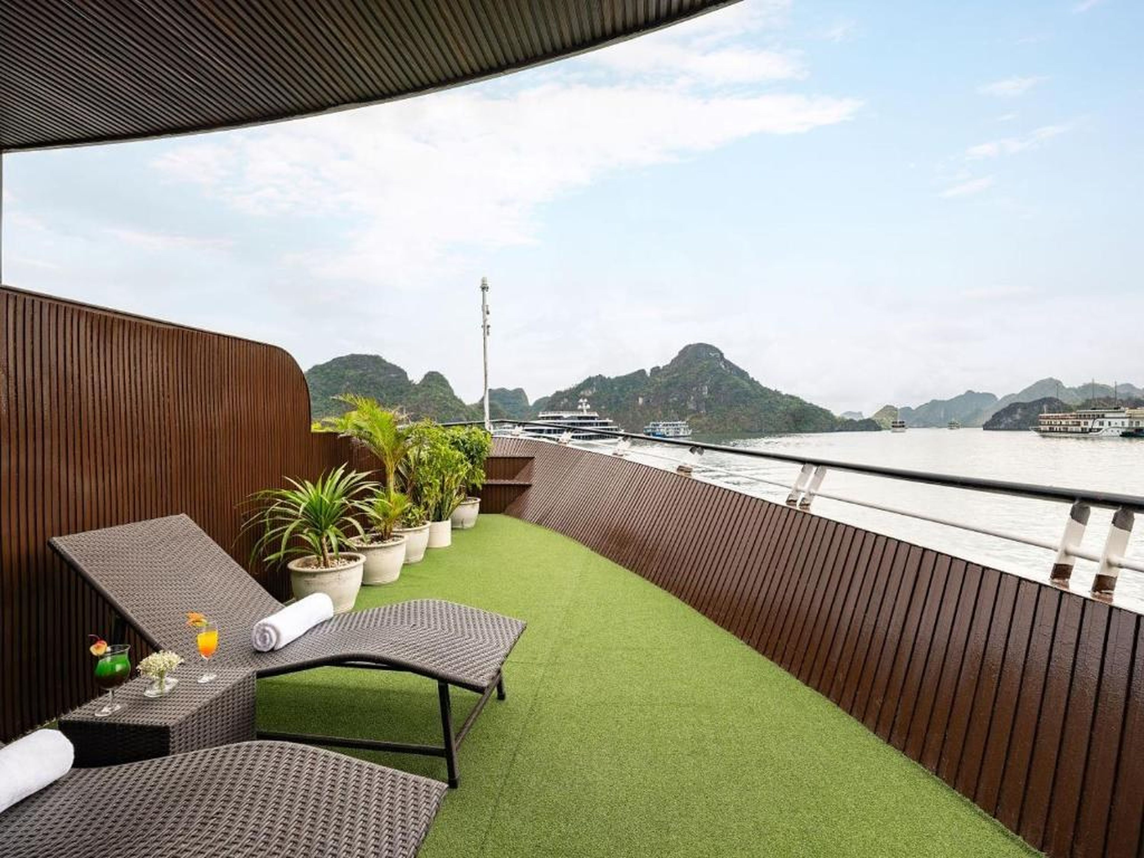 La Casta Regal 5-Star 2D1N - Lan Ha - Balcony & Bathtub Ocean View - Hình 25