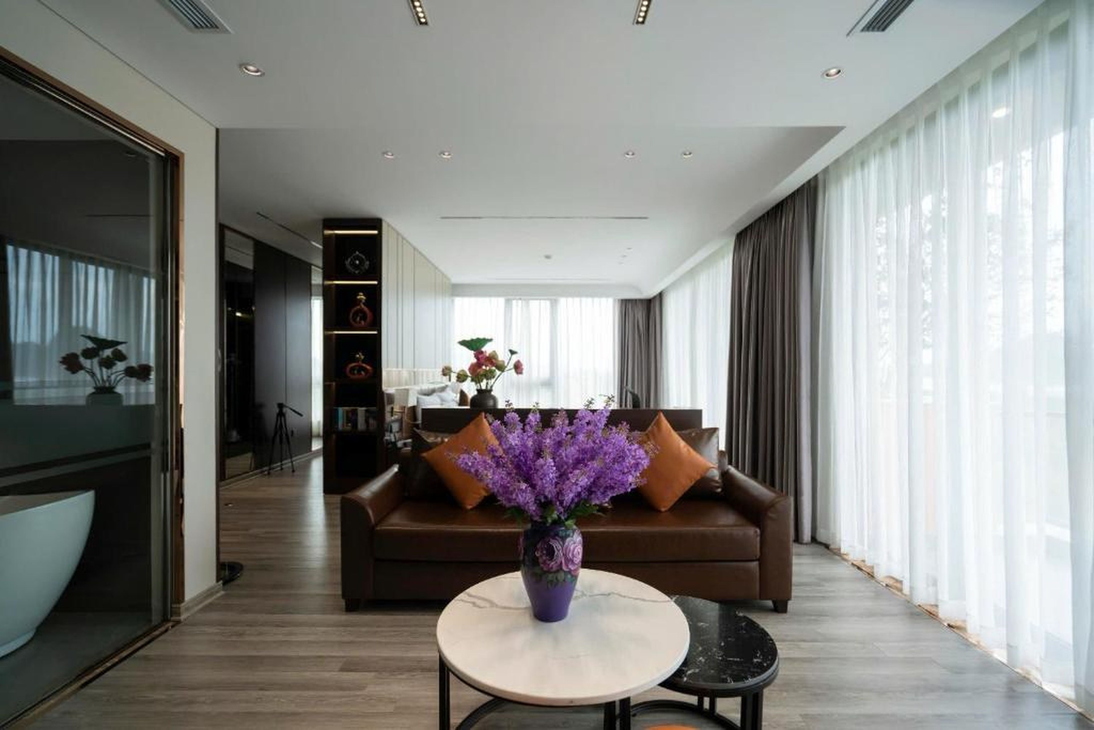 Ruby Hotel Van Don - Hình 4