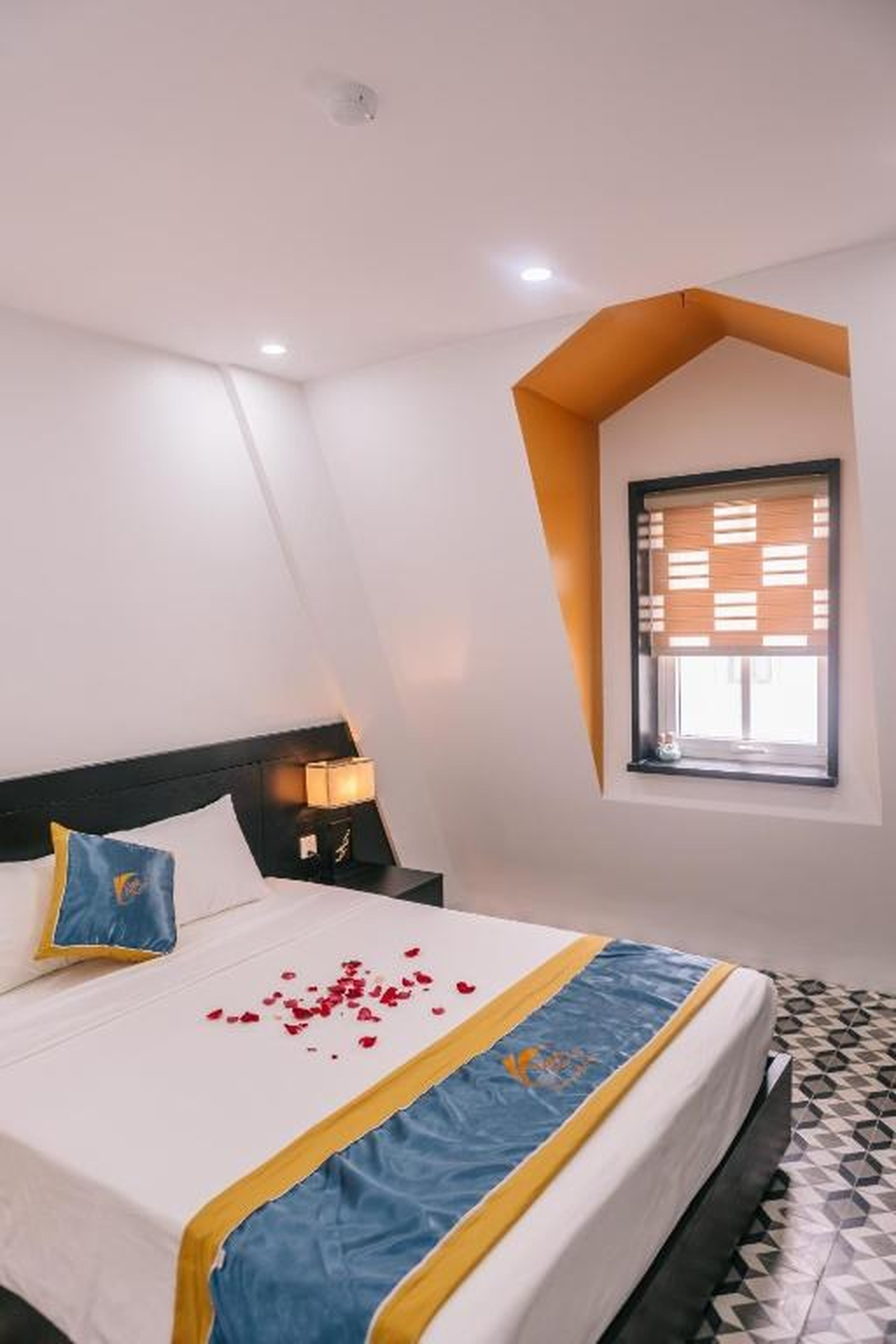 Alee HaLong Hotel - Hình 5