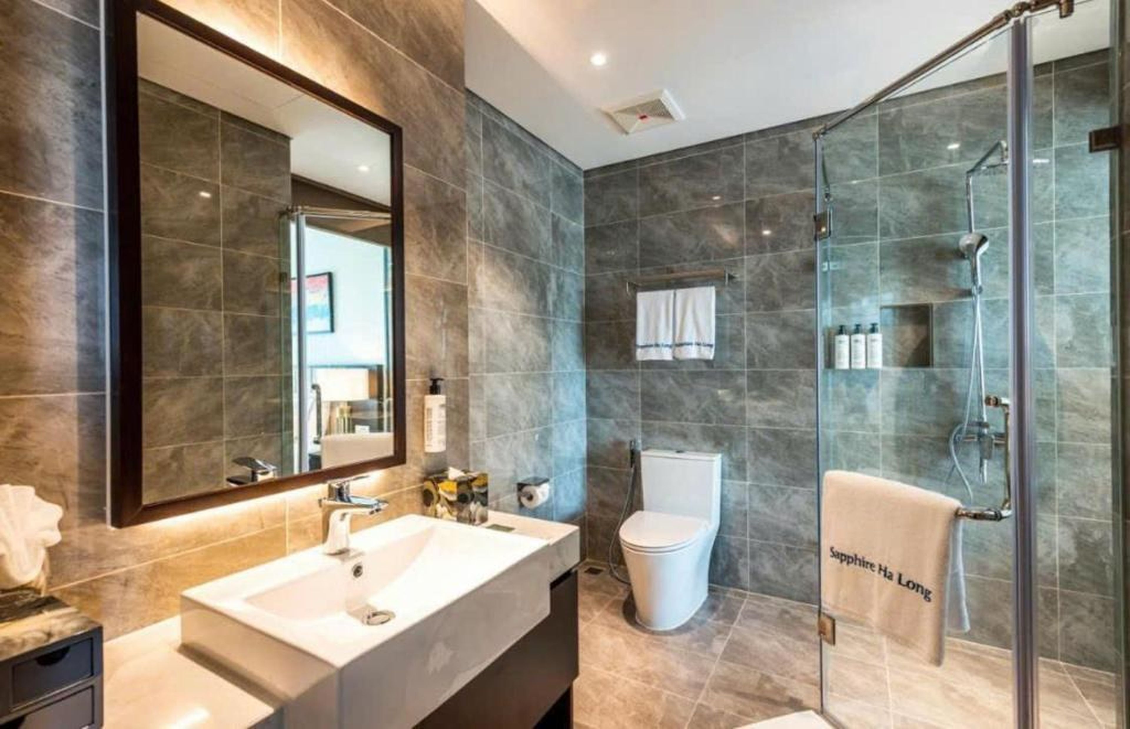 Sapphire Ha Long Luxury Apartment 1108 - Hình 15