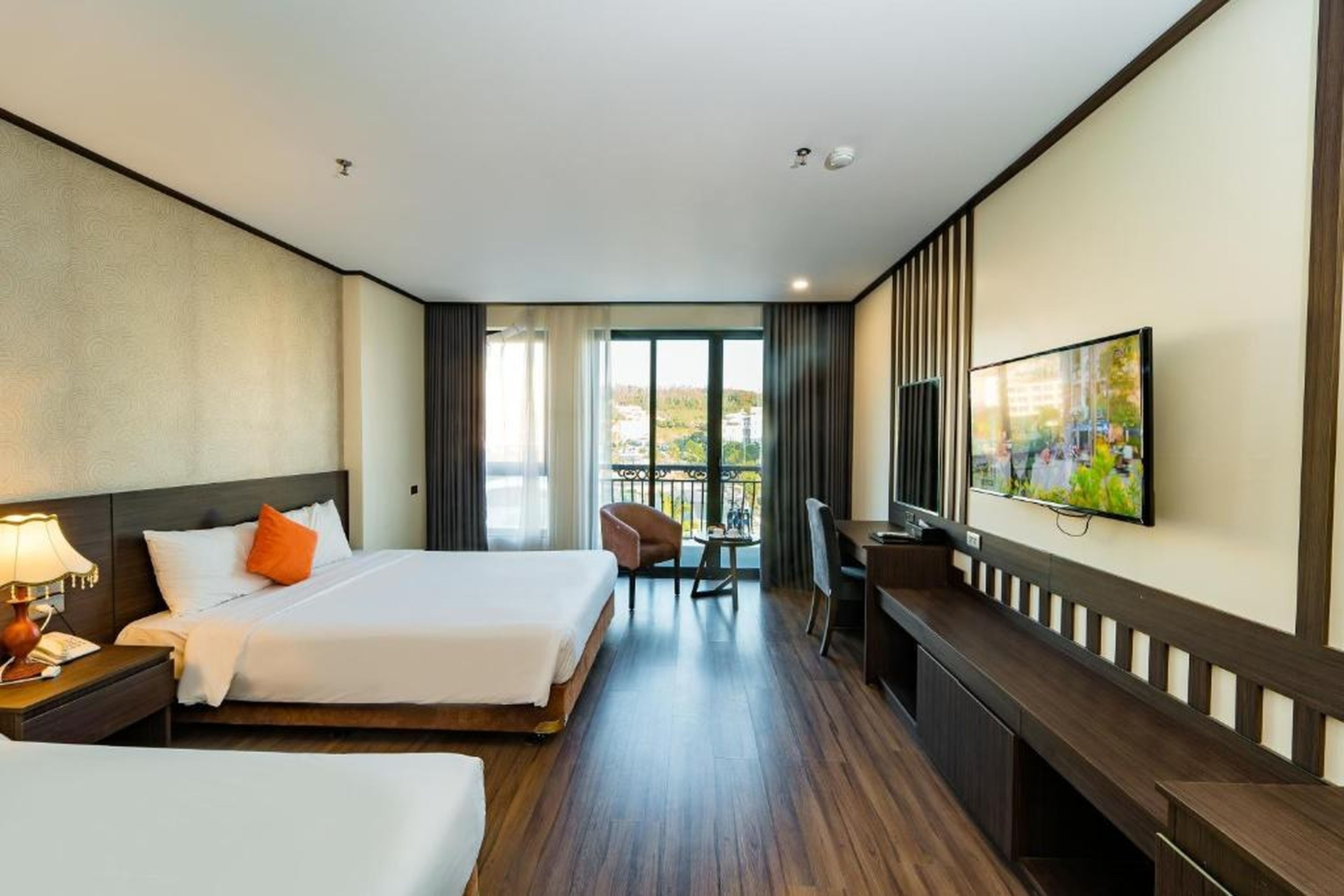 The One Ha Long Hotel - Hình 5