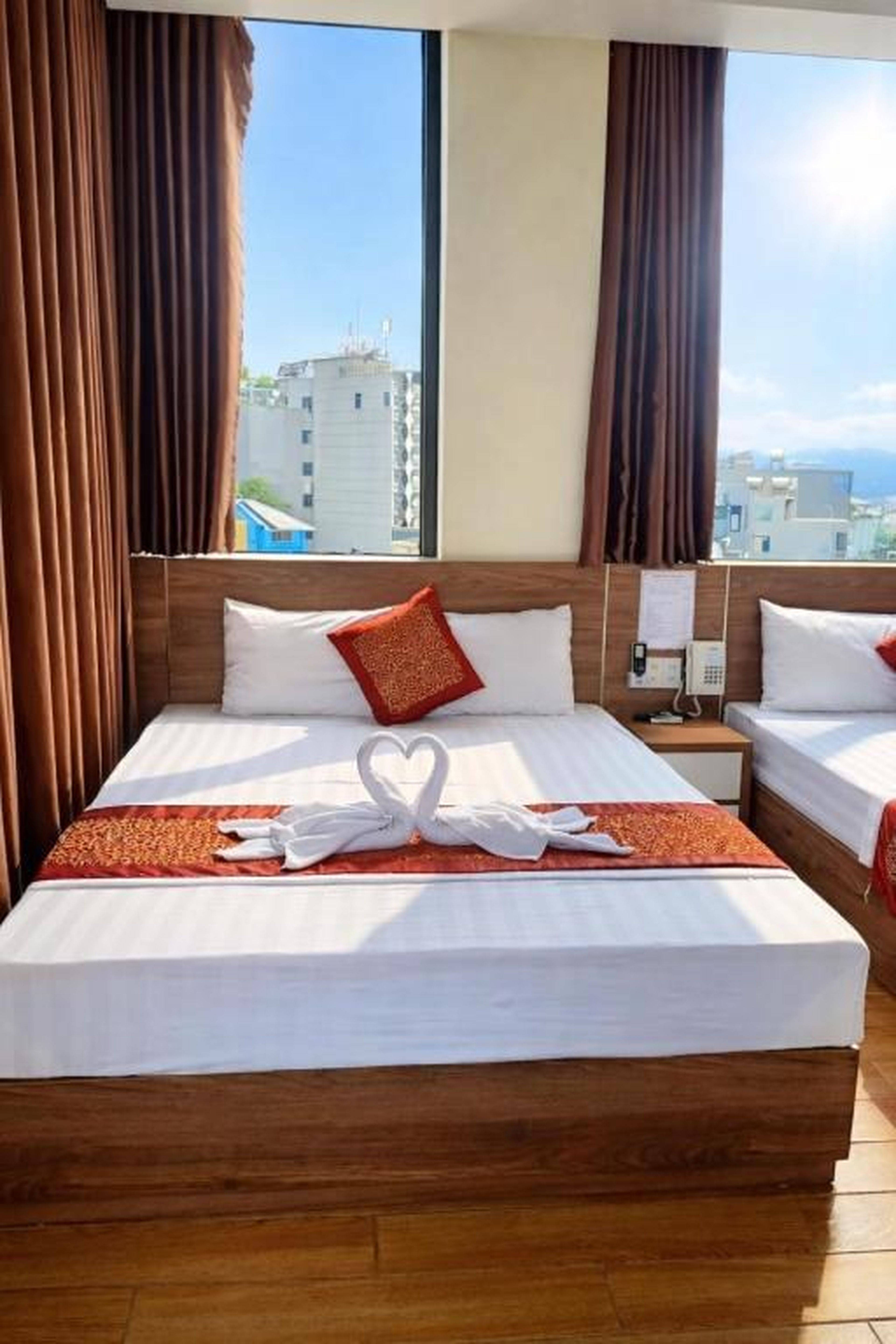 Ngọc Tùng Hotel - Hình 1