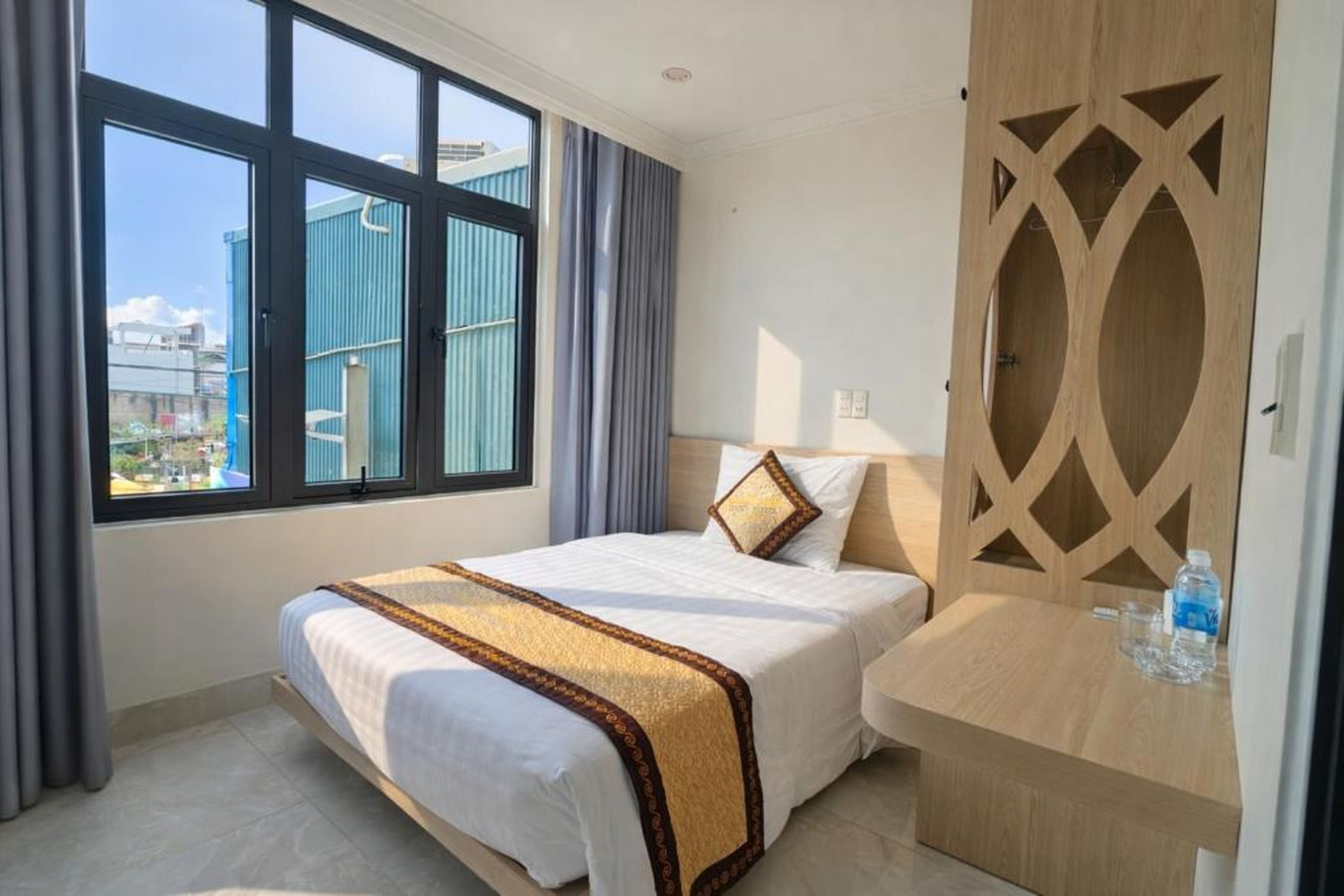 Lucky Hotel Uông Bí - Hình 6