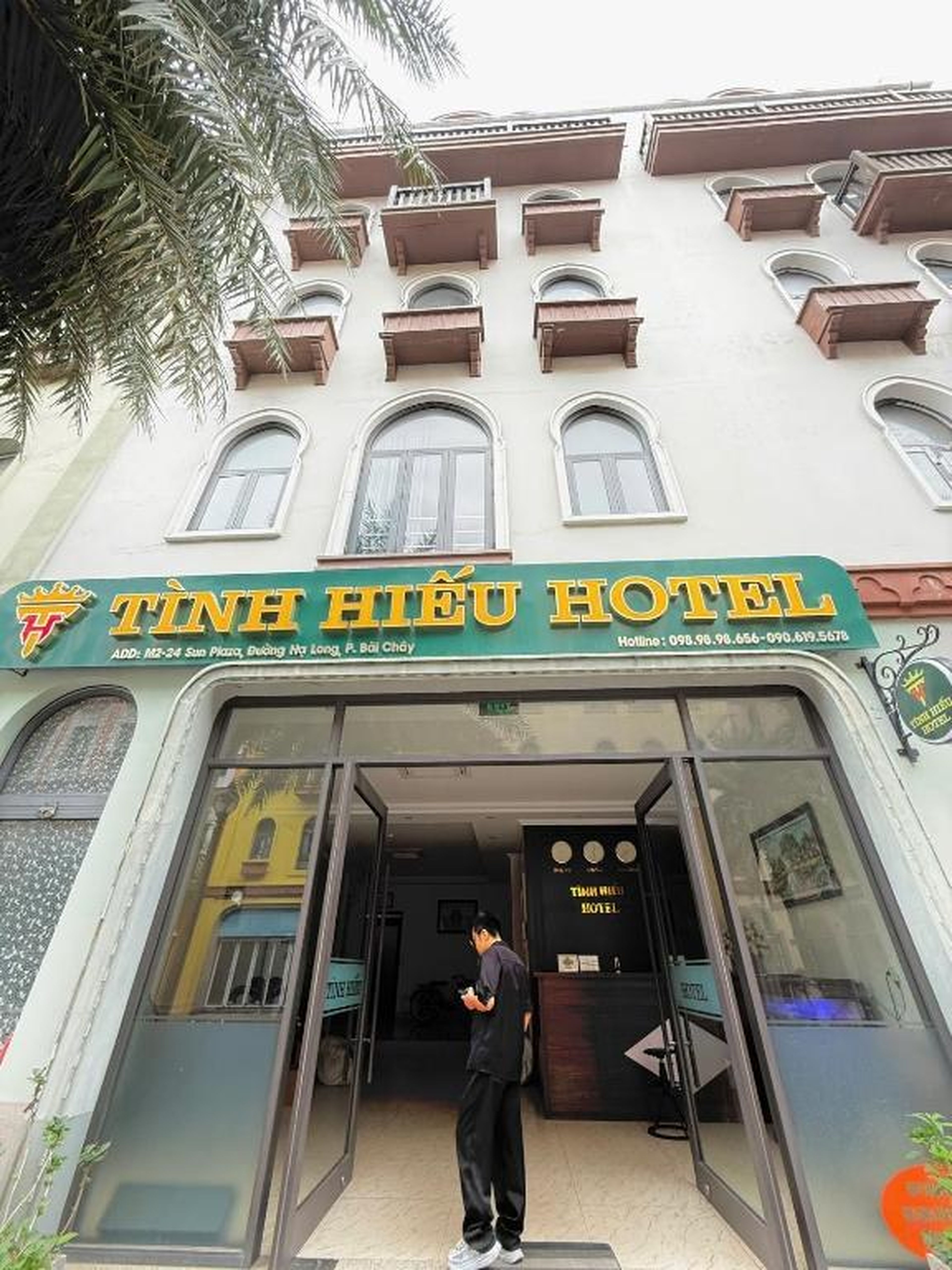 TH Hotel 7 màu - Hình 11