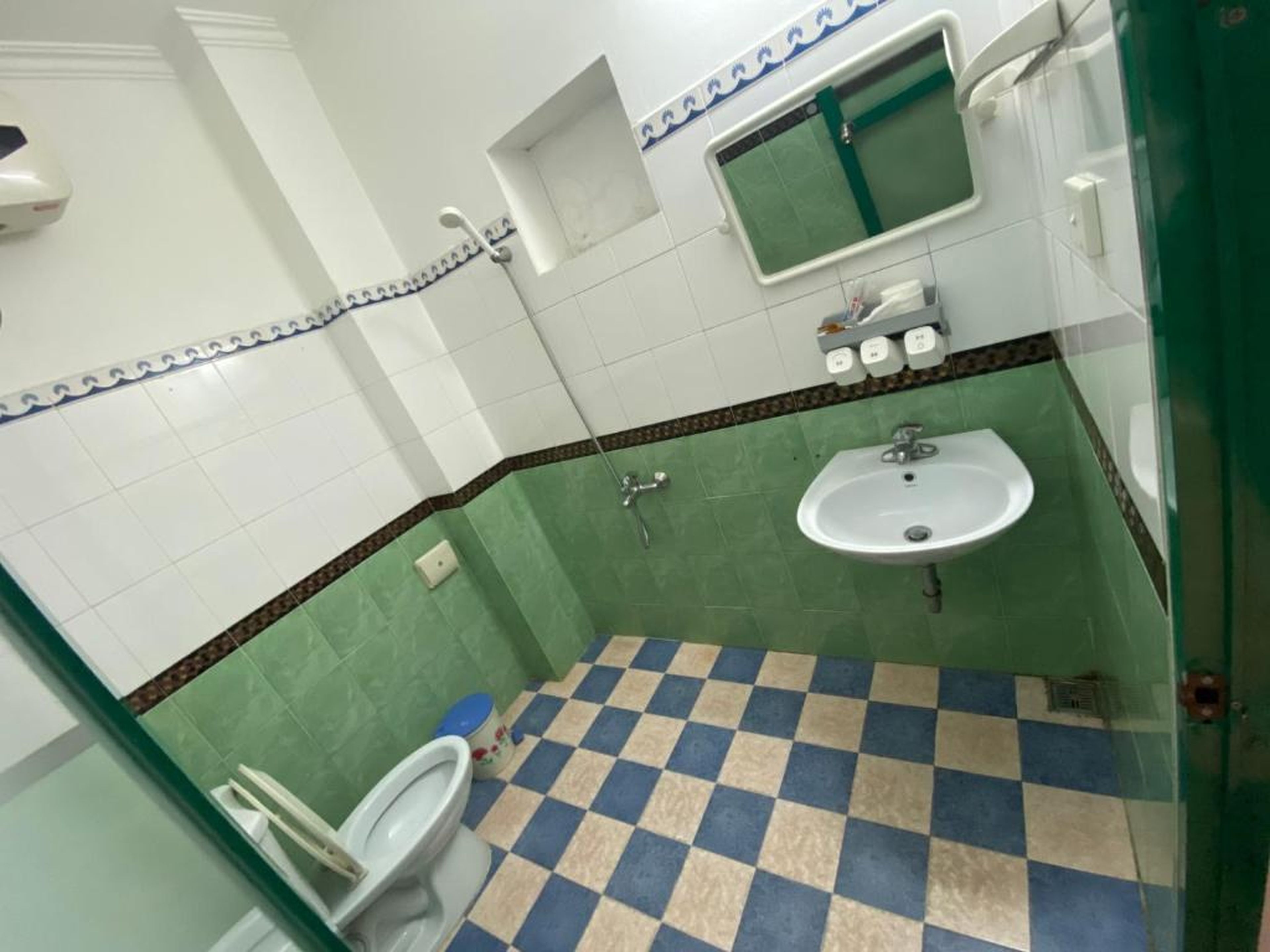 Alex Hostel - Hình 2