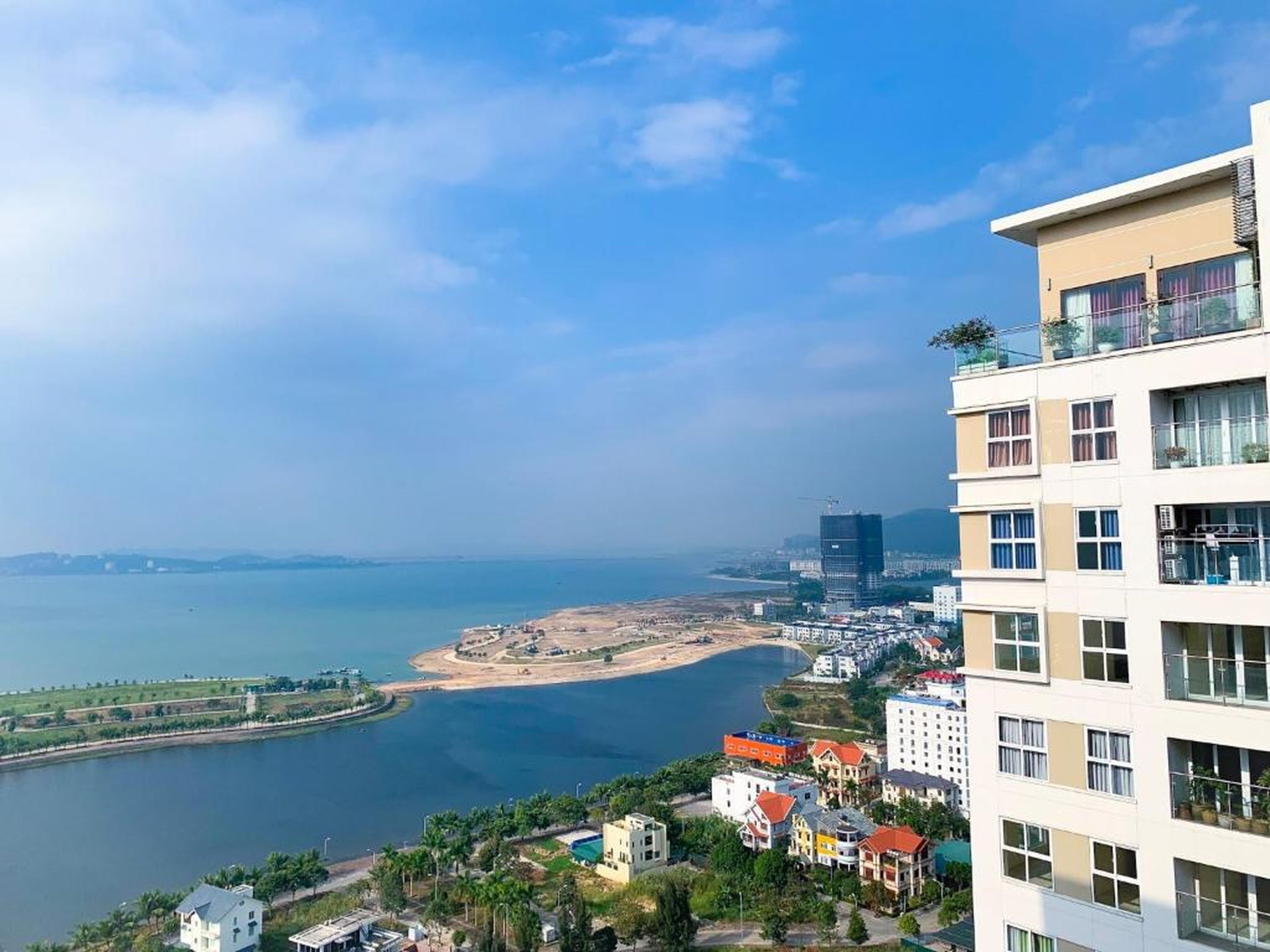 BunHomestay ☆ SEA-View BEDROOM 3BR/apt☆Netflix+Pool☆Near Harbour - Hình 8