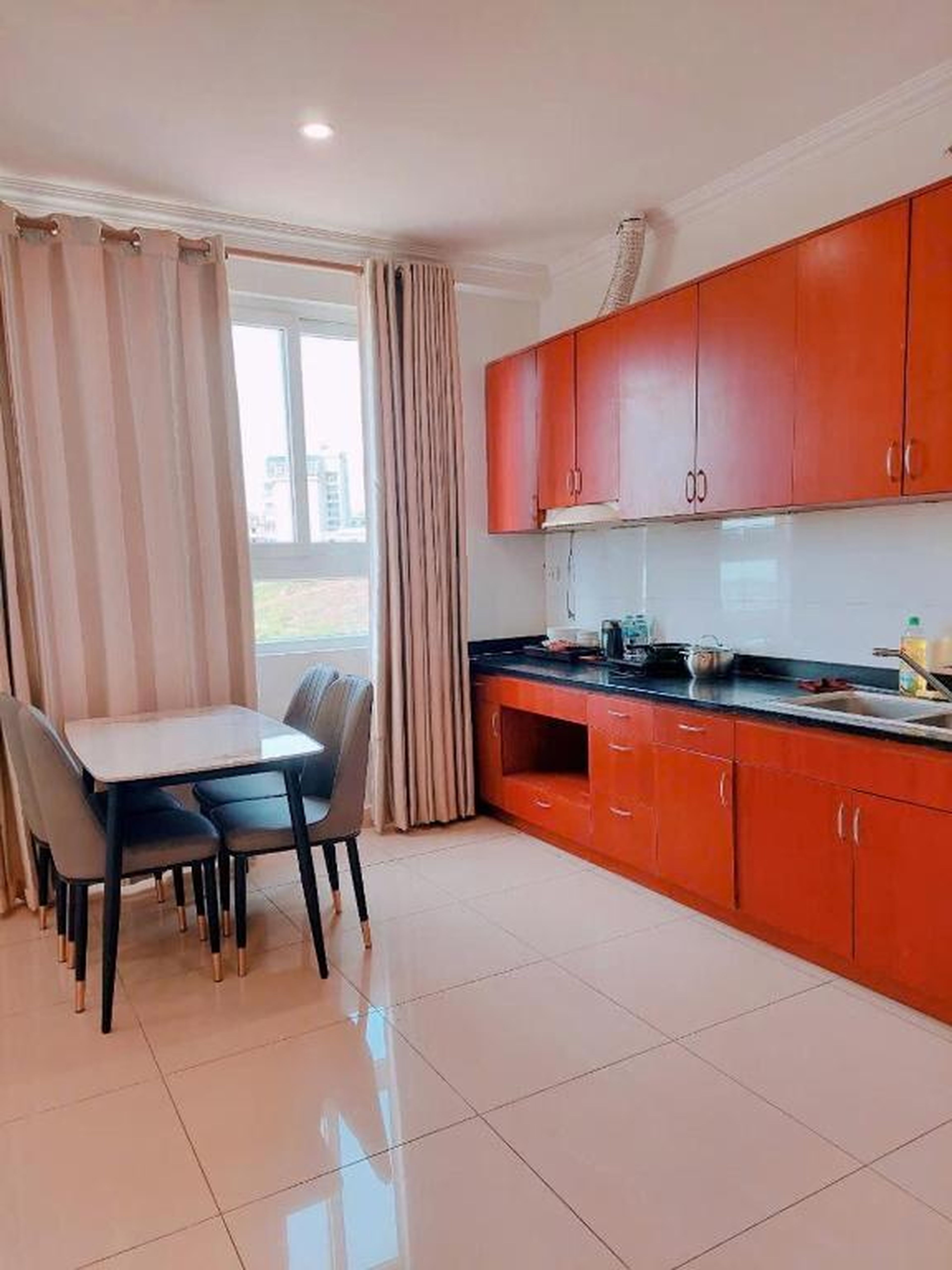 Htc regina hotel - Hình 1
