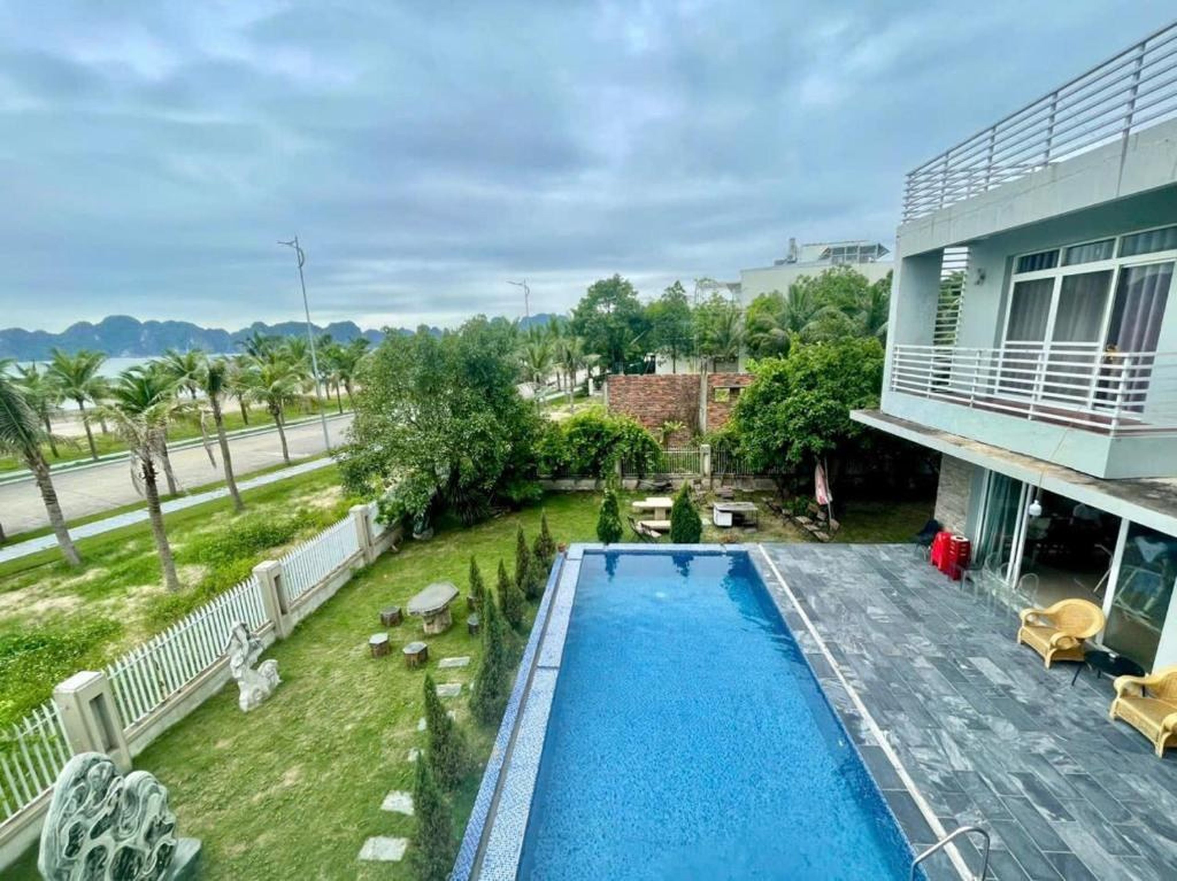Chuỗi villa mặt biển Tuần Châu - Hạ Long 9 ngủ siêu rộng - sát biển - bể bơi - nướng BBQ - Hình 21