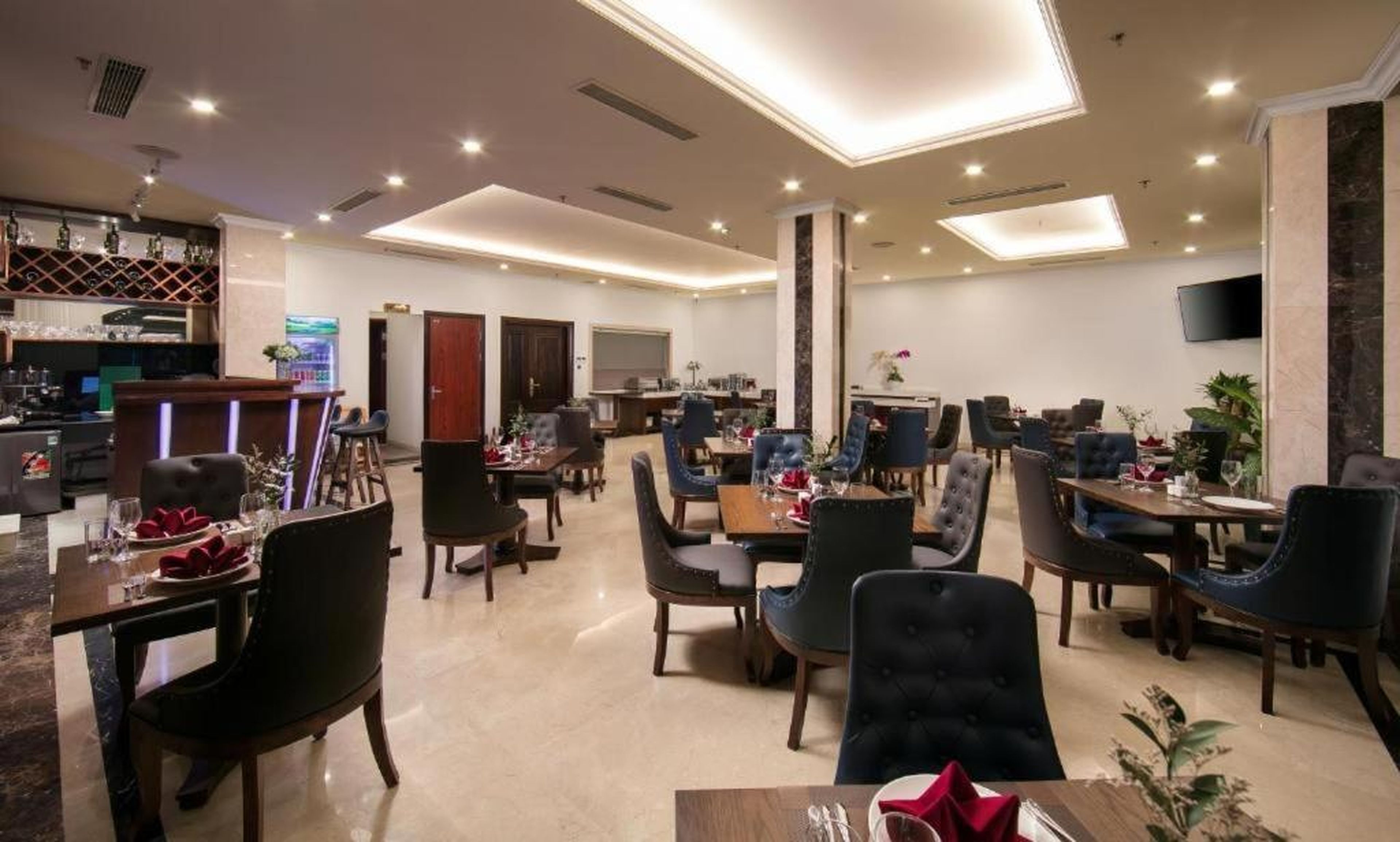 Halios Hotel Halong - Hình 25