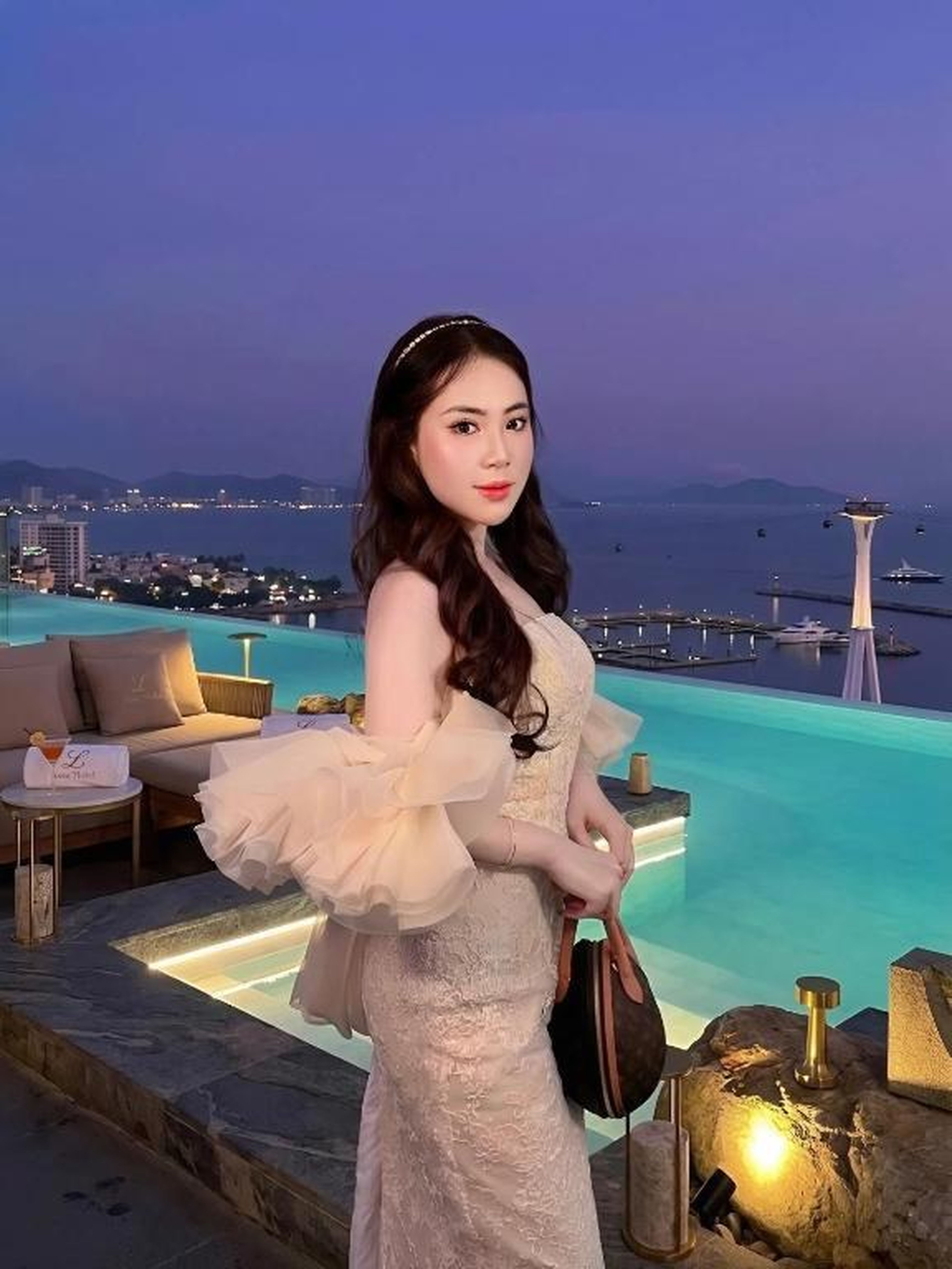 Family - Friendly 2BR Sea View Apartment - Green Diamond Ha Long - Hình 24