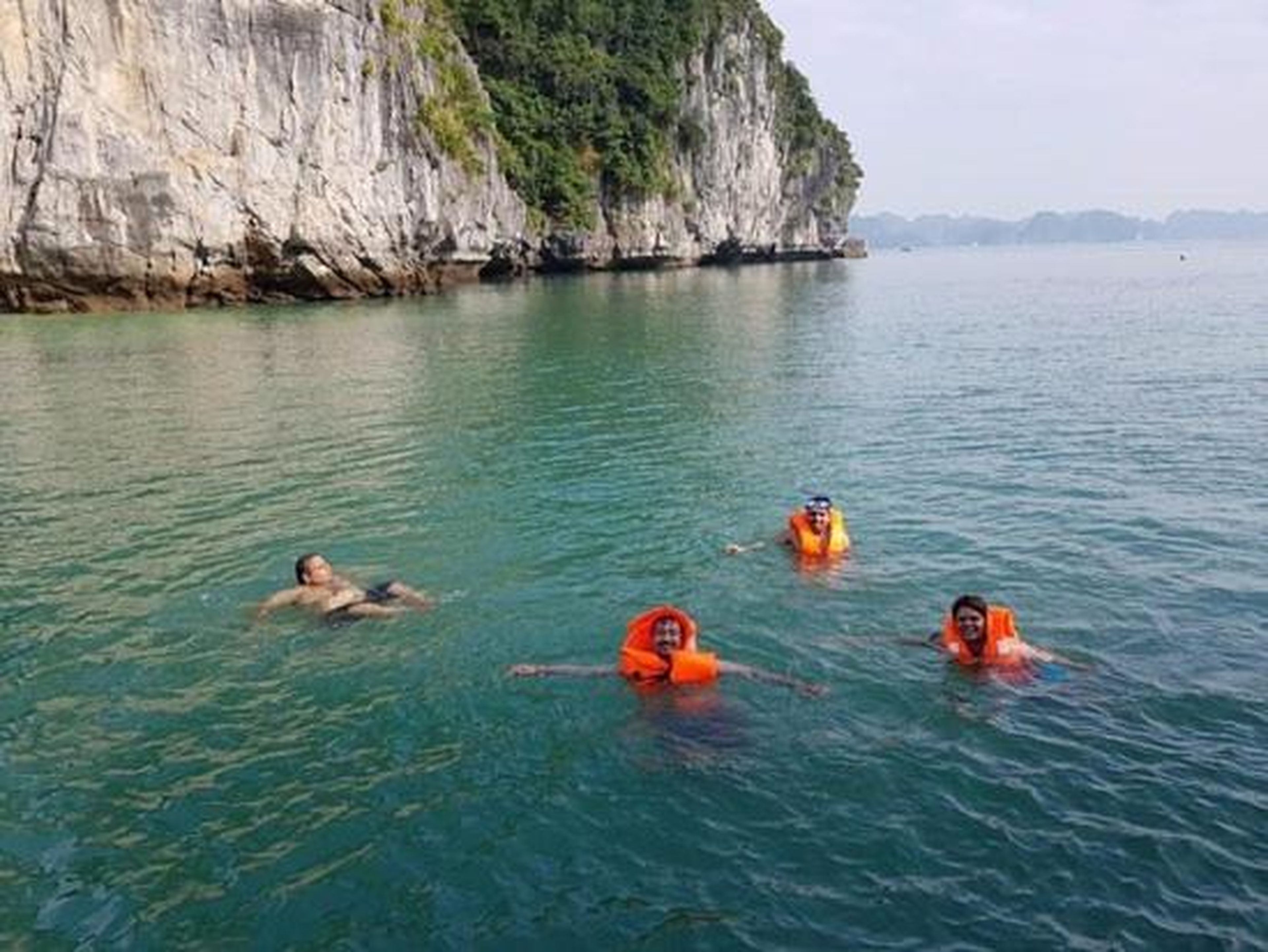 Cruise Lan Ha Bay 2 Day 1 Night pick-up from Hanoi - Hình 18