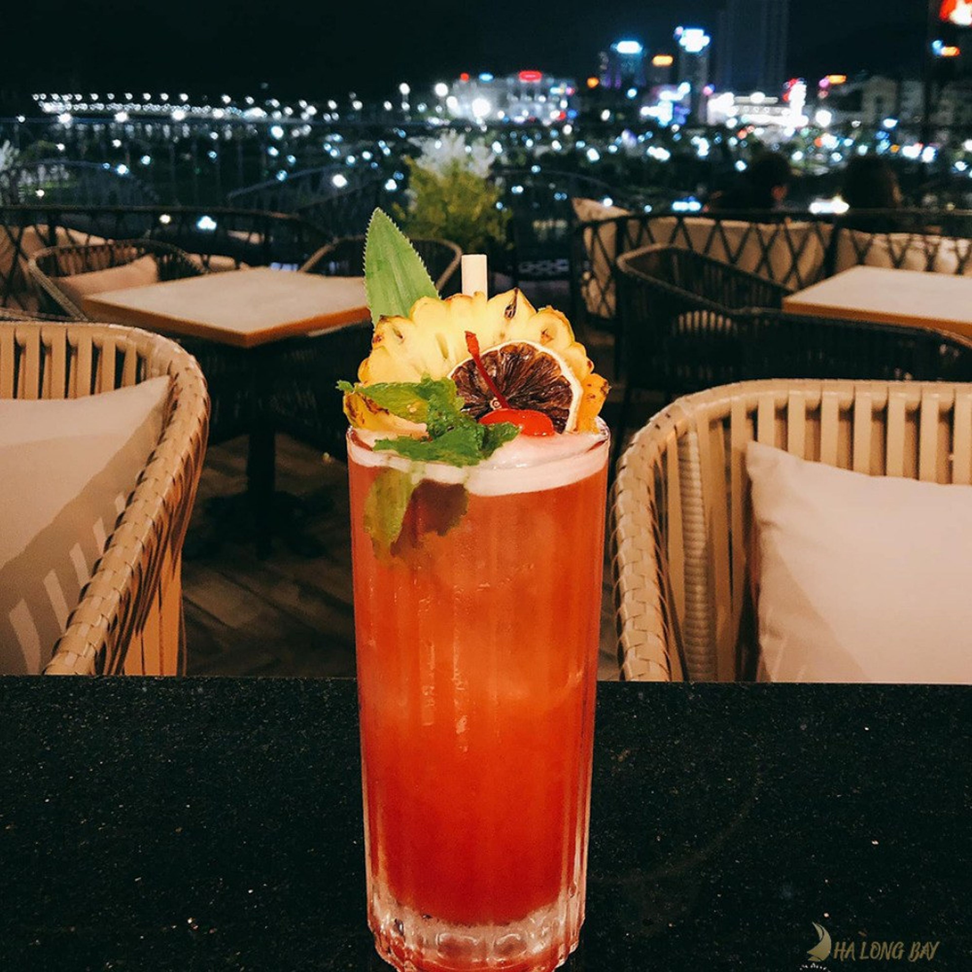 Săn lùng các quán cà phê ở Hạ Long sở hữu view đẹp đầy thơ mộng - Hình 5