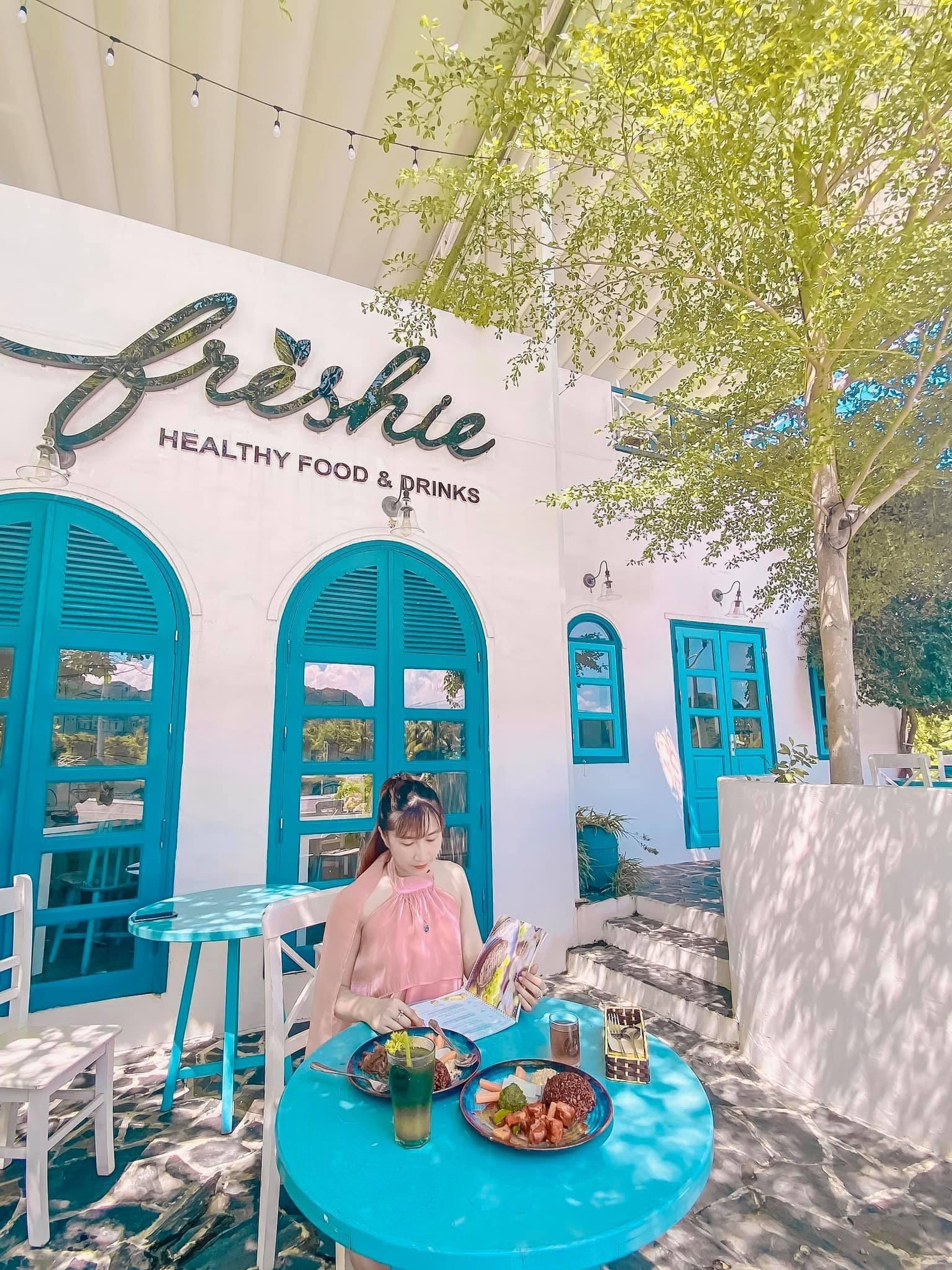 Top 8 Cafés in Ha Long with Stunning Instagrammable Corners - Hình 21