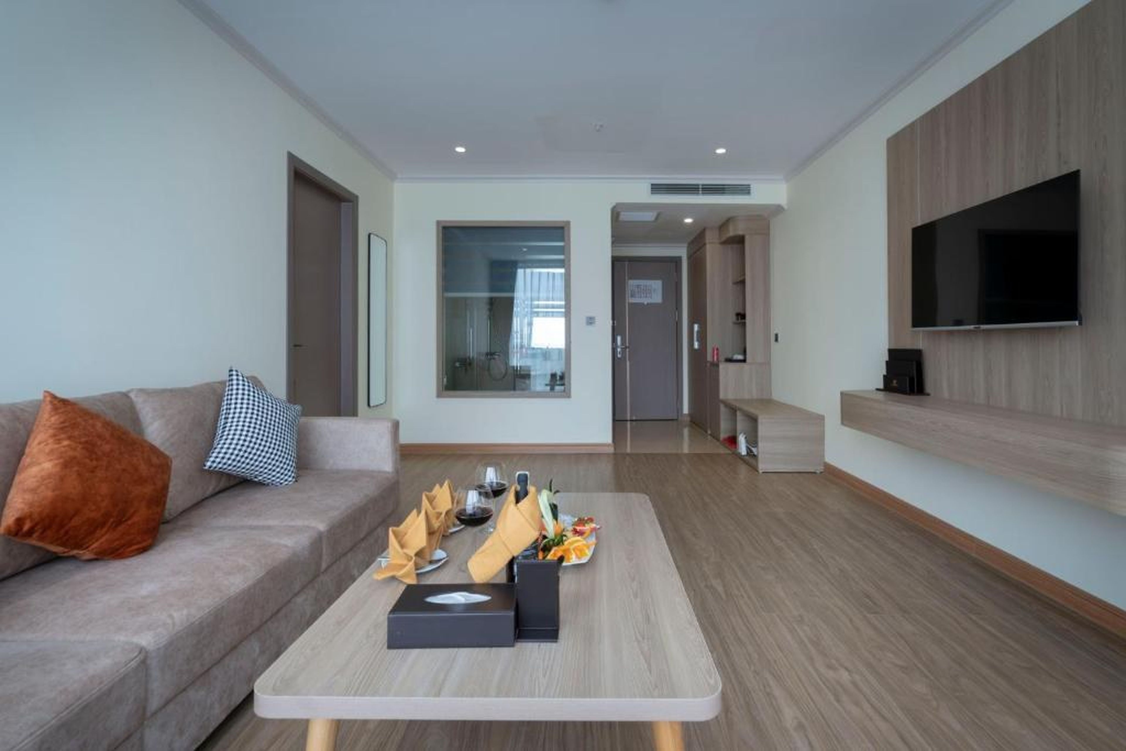 Hùng Vương Hotel - Stay 24h - Hình 36