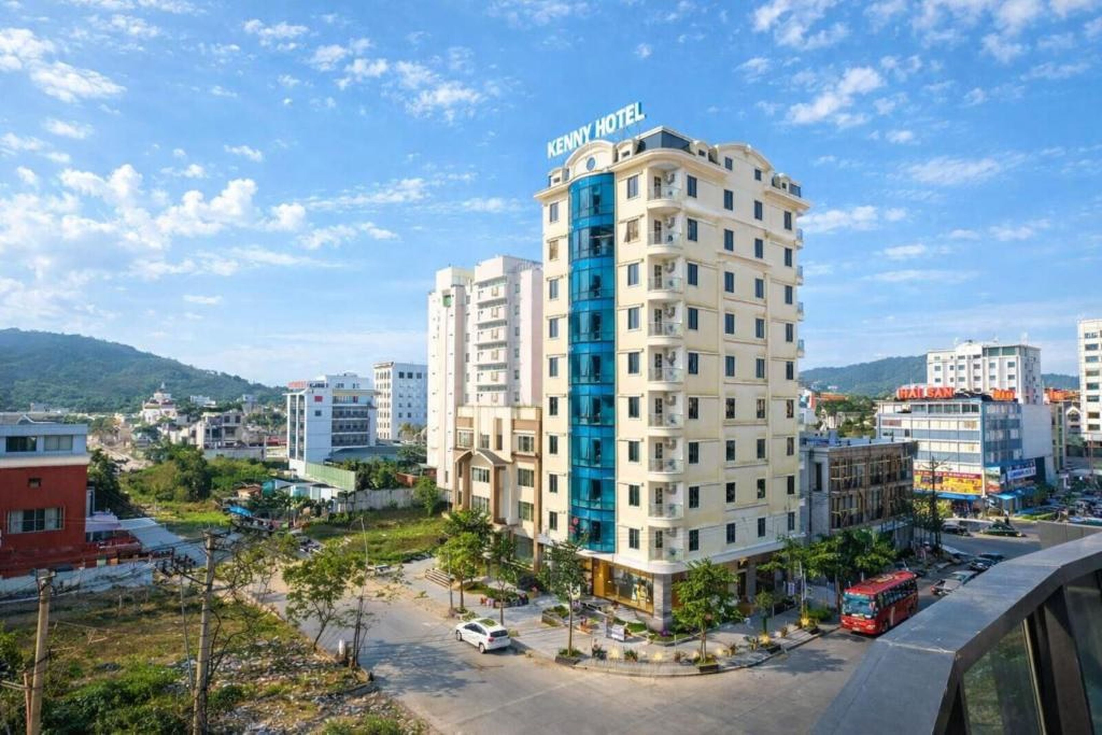 Kenny Hotel Ha Long - Hình 8