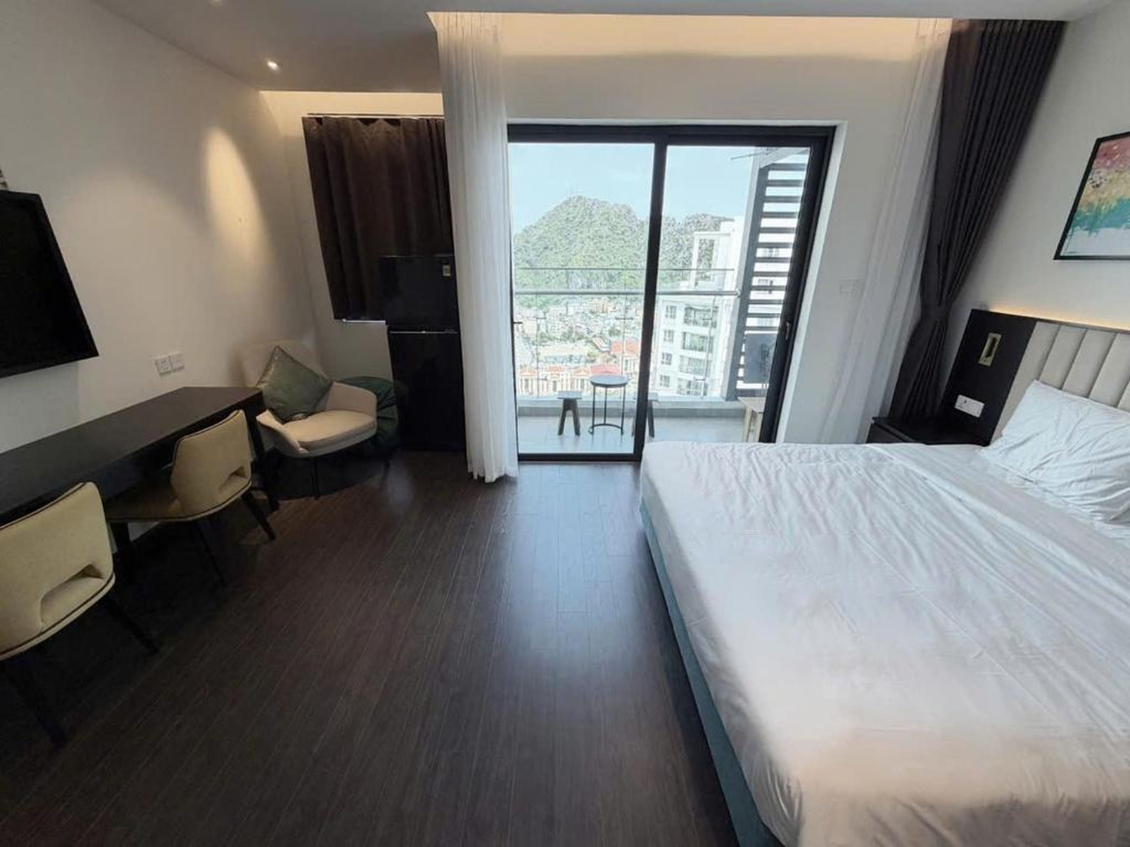 Sapphire Ha Long Apartment - Sea View - Hình 25