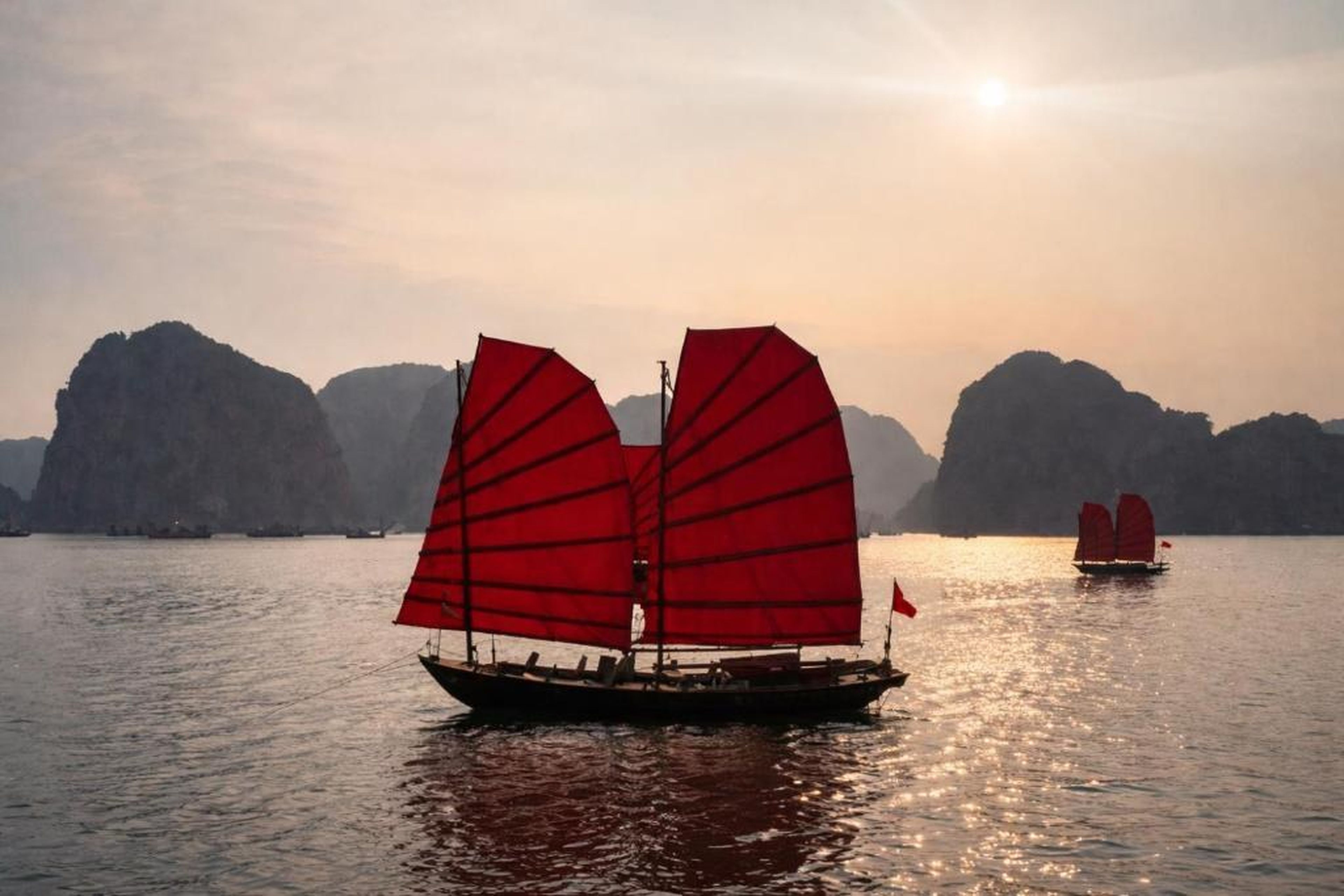 Private Sail Ha Long - Bai Tu Long - Hình 29