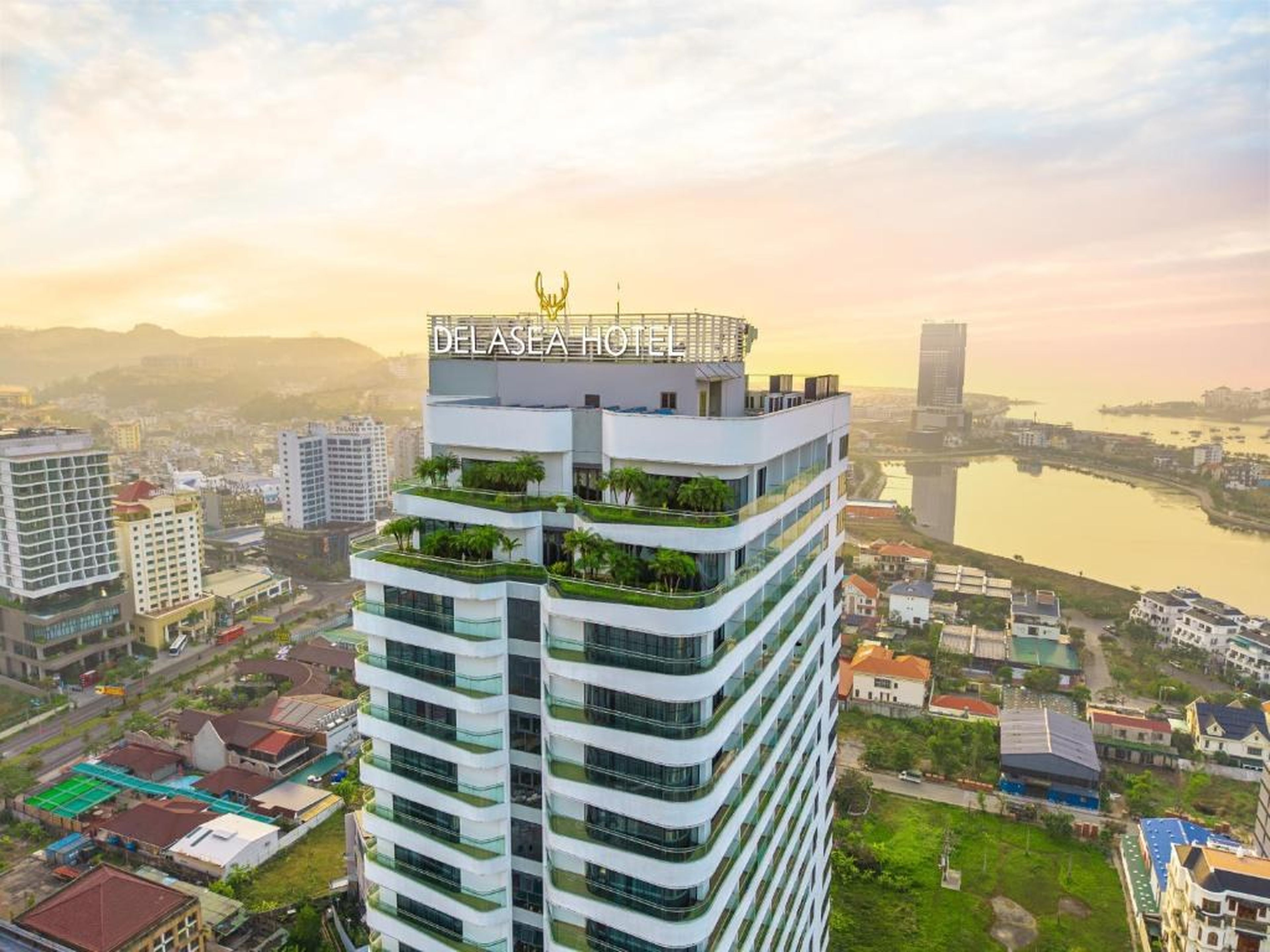DeLaSea Ha Long Hotel - Modern Bayview Escape - Hình 14