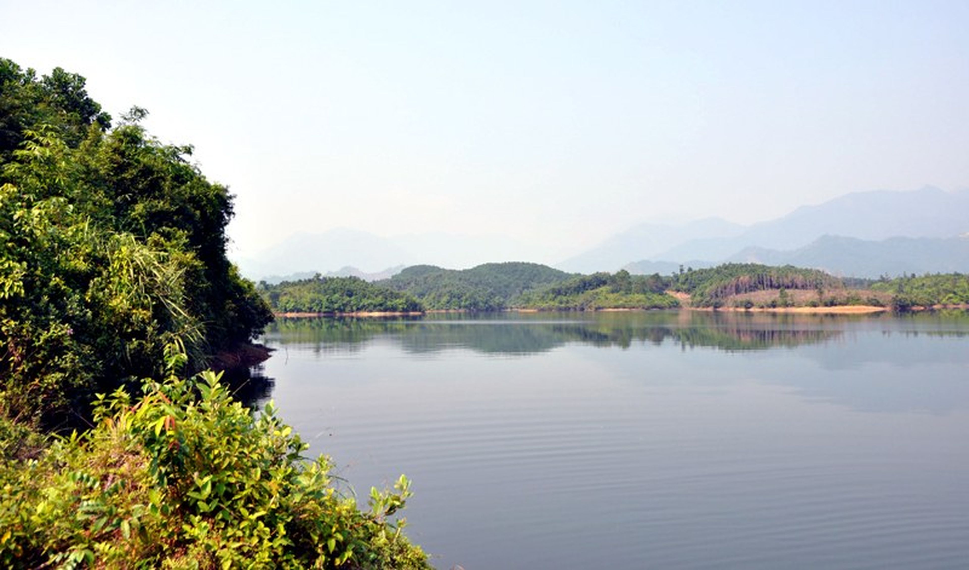 Hồ Trúc Bài Sơn – “Hồ trên núi” thơ mộng ở Quảng Ninh - Hình 5