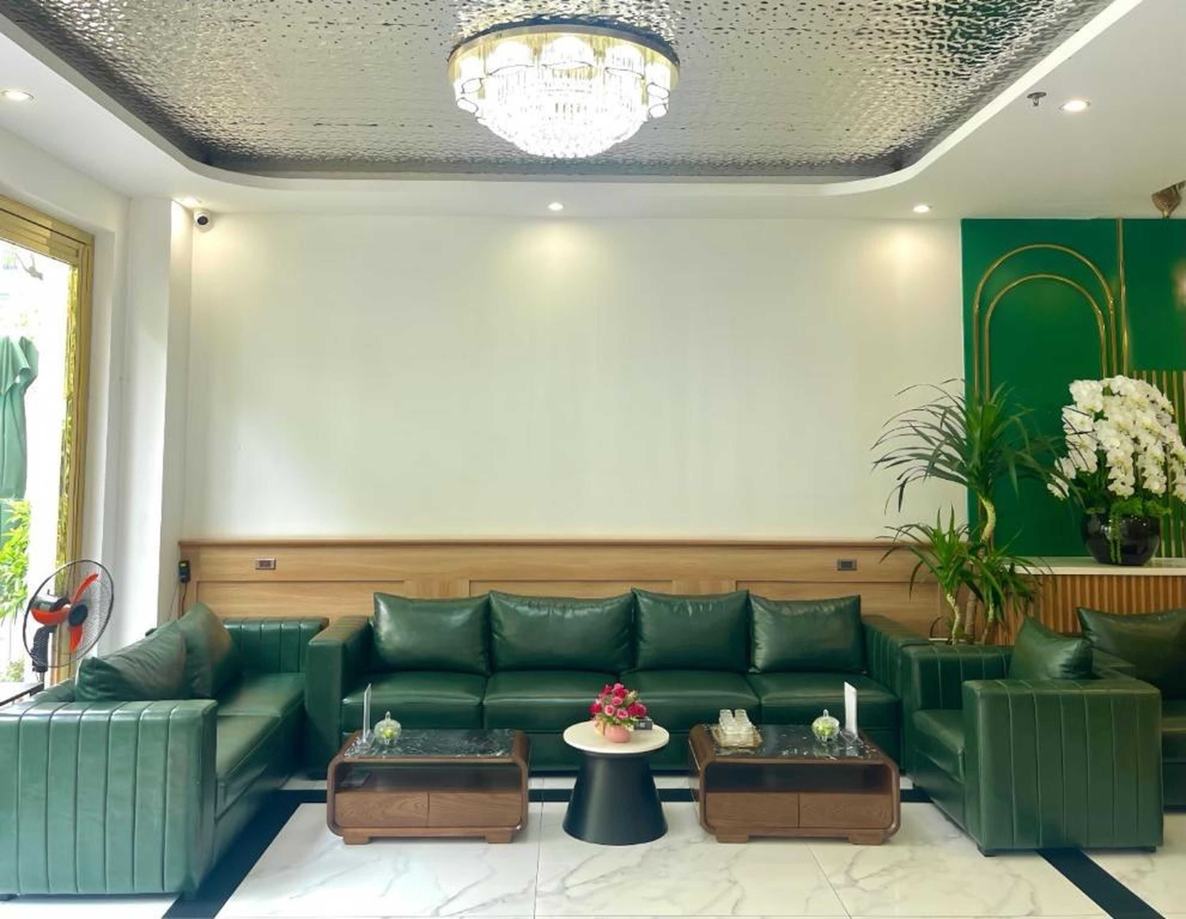 Maris Hotel & Coffee Ha Long - Hình 21