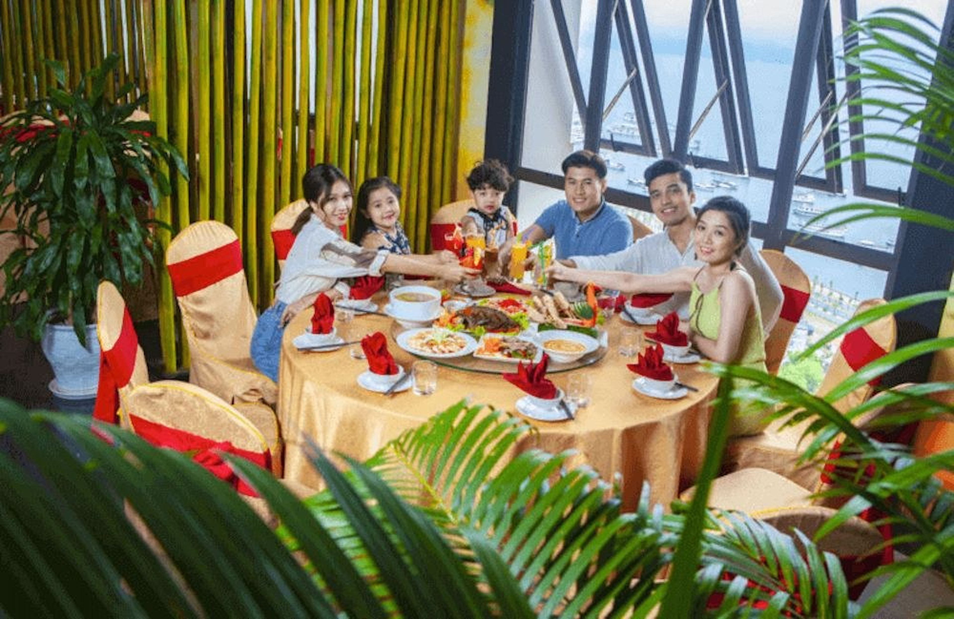 Chất lừ Bãi tắm Sun World trong Sun World Halong Complex - Hình 10