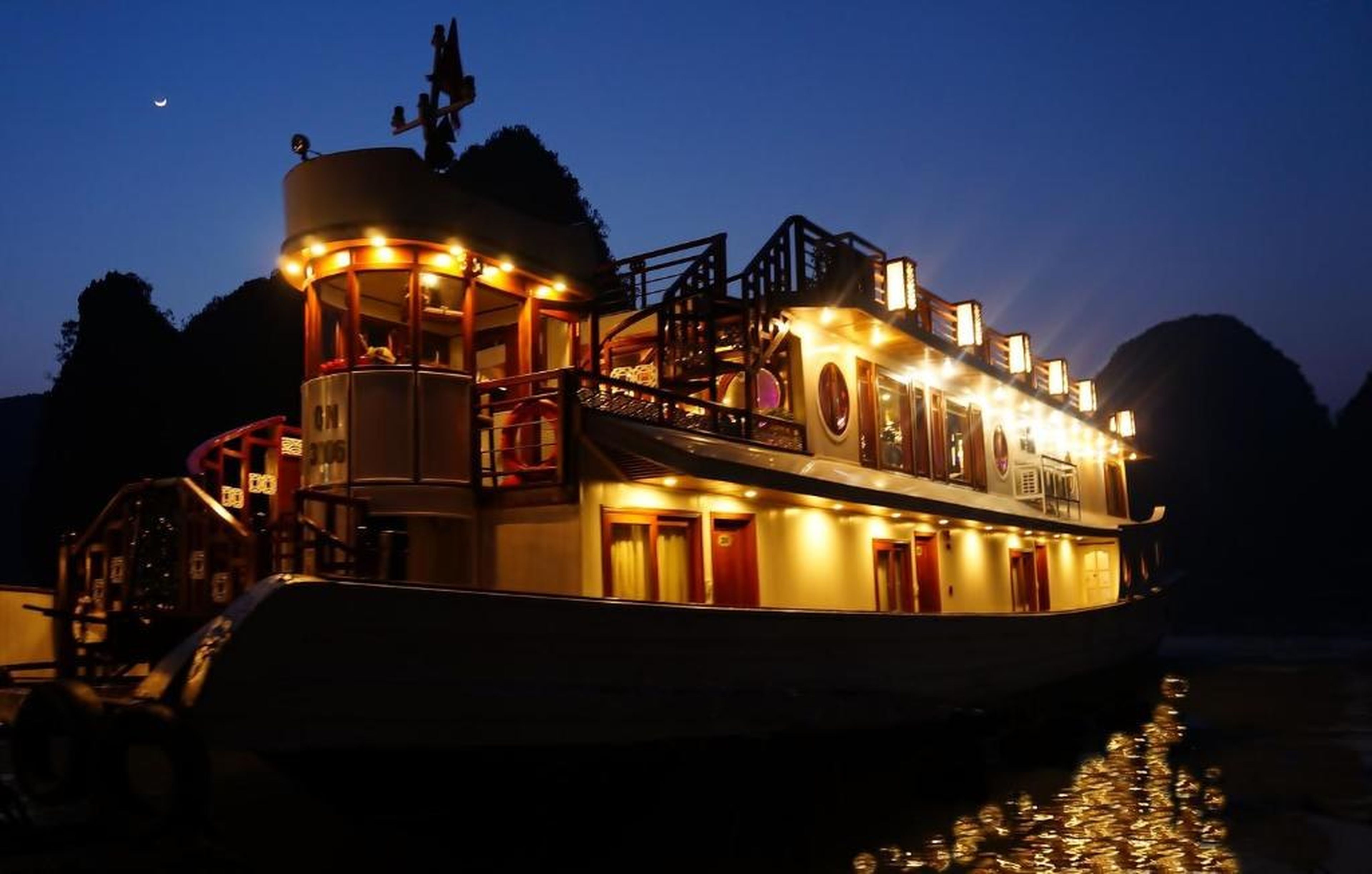 Oriental Sails Cruise - Hình 26