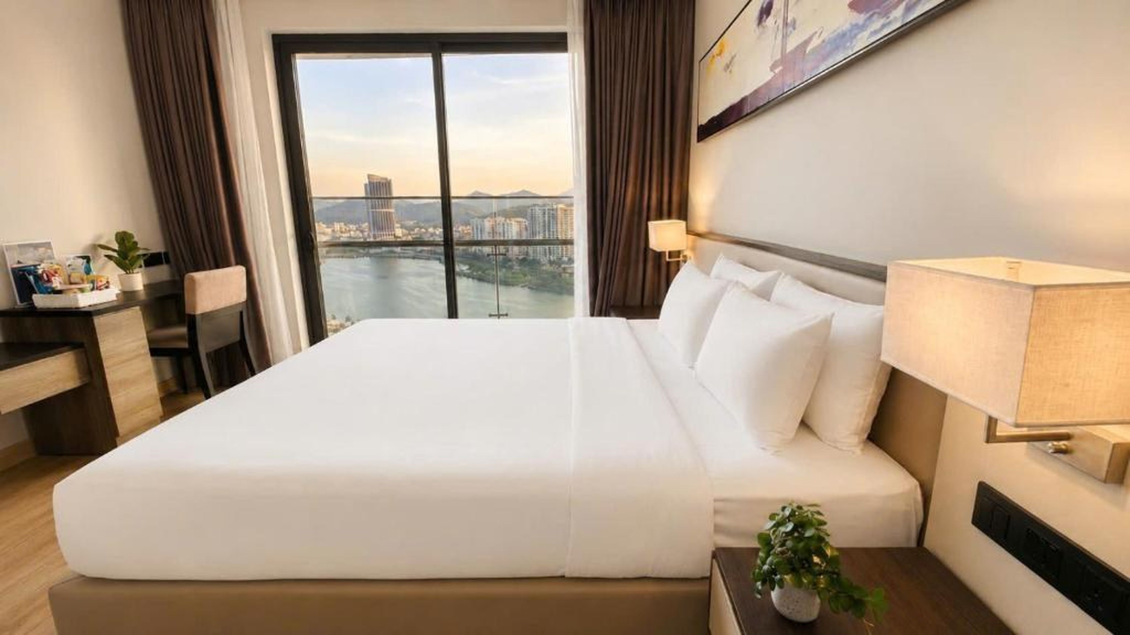 Lumia Homestay Sunset at Citadines Ha Long - Hình 36