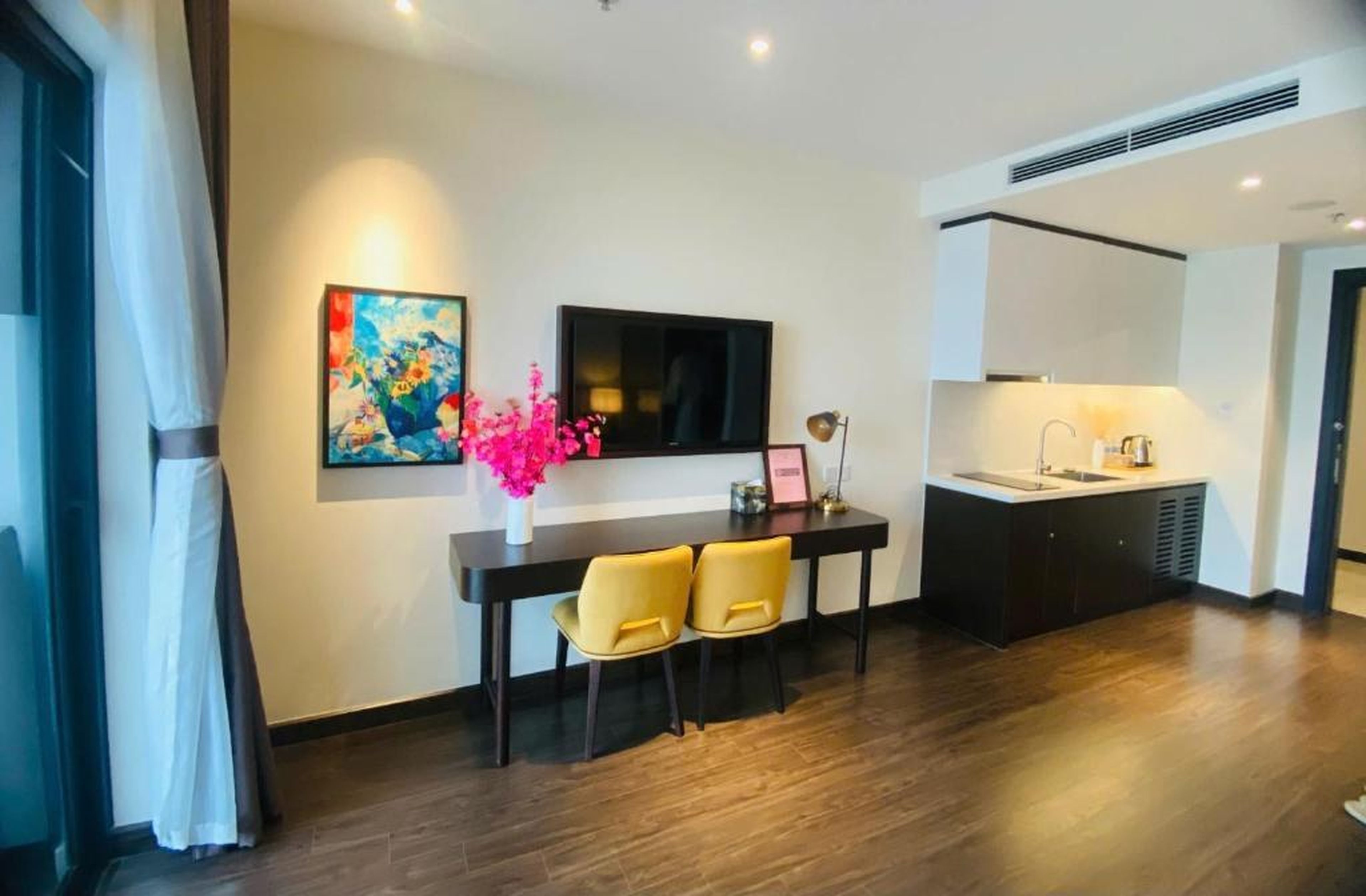 Liam Apartment at Sapphire Ha Long - Hình 37