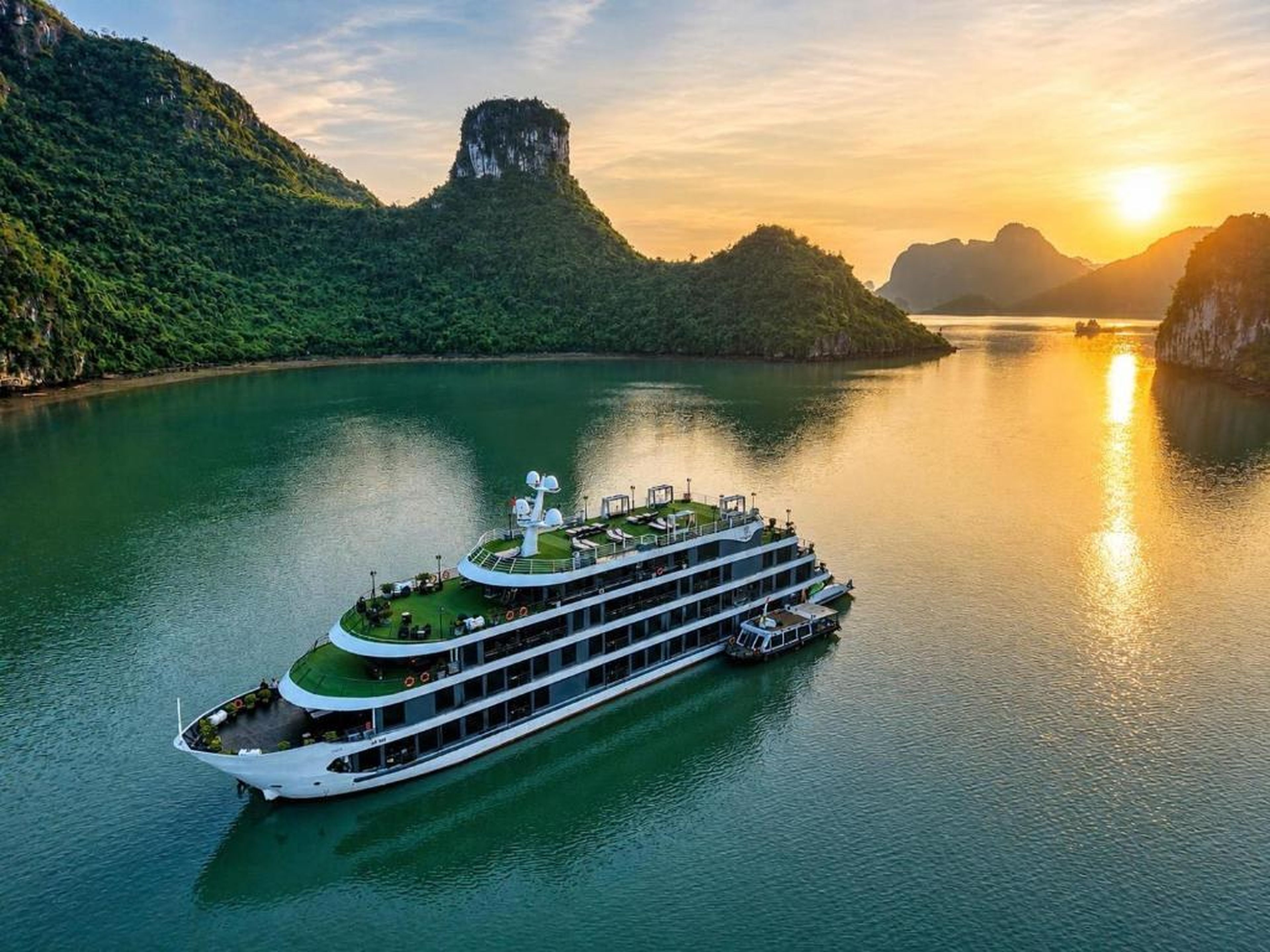 Venus Cruises Halong Bay by Venus Group - Hình 5