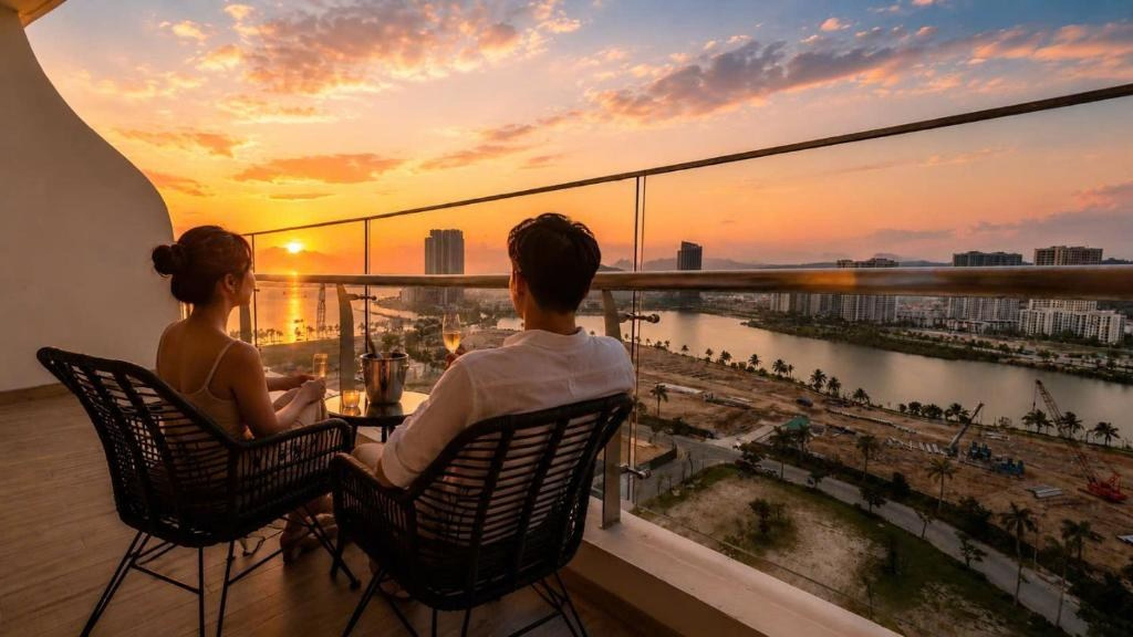 Lumia Homestay Sunset at Citadines Ha Long - Hình 10
