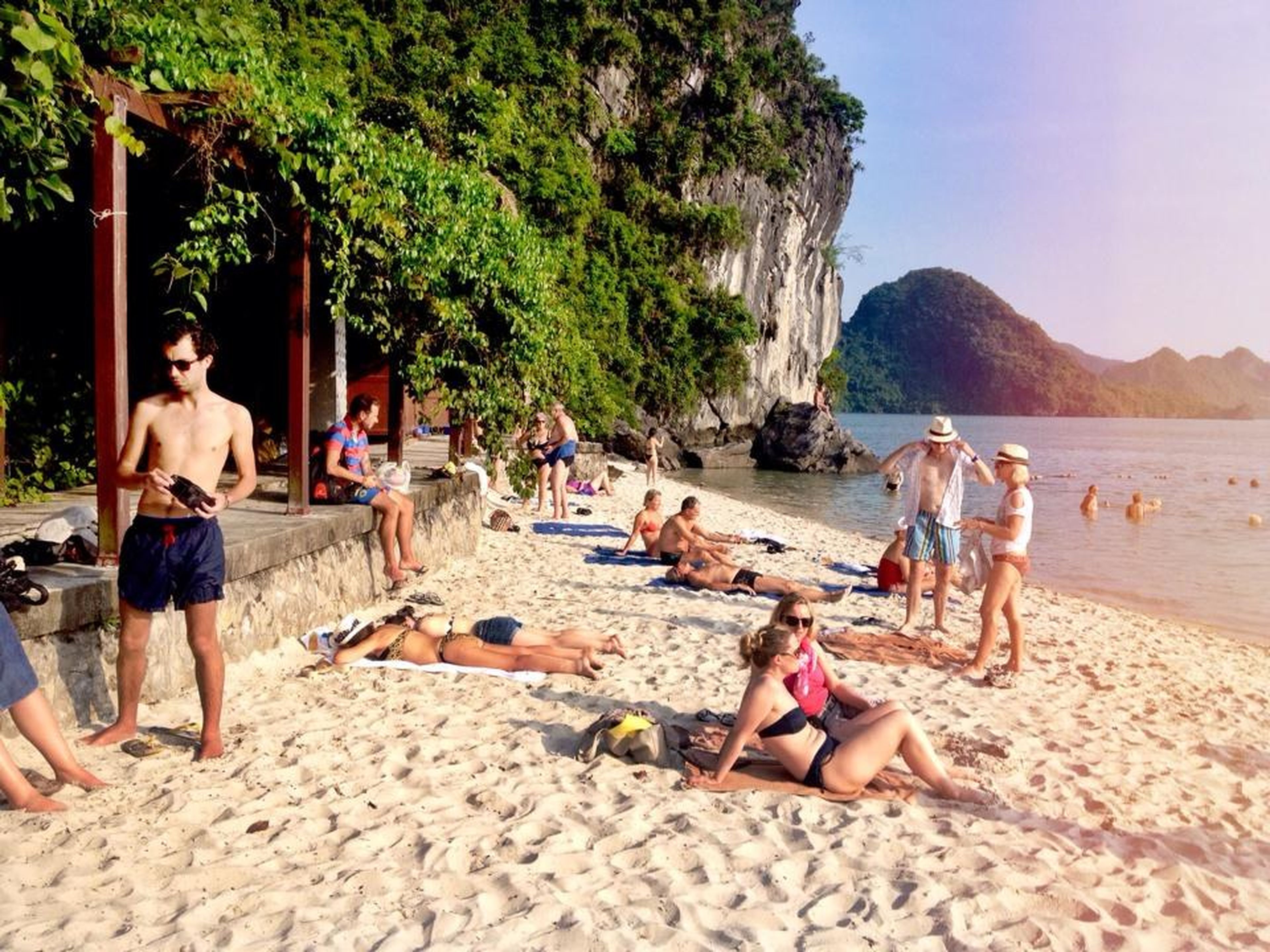 Đảo Soi Sim - Khám phá vẻ đẹp hoang vu giữa lòng Di sản vịnh Hạ Long - Hình 8
