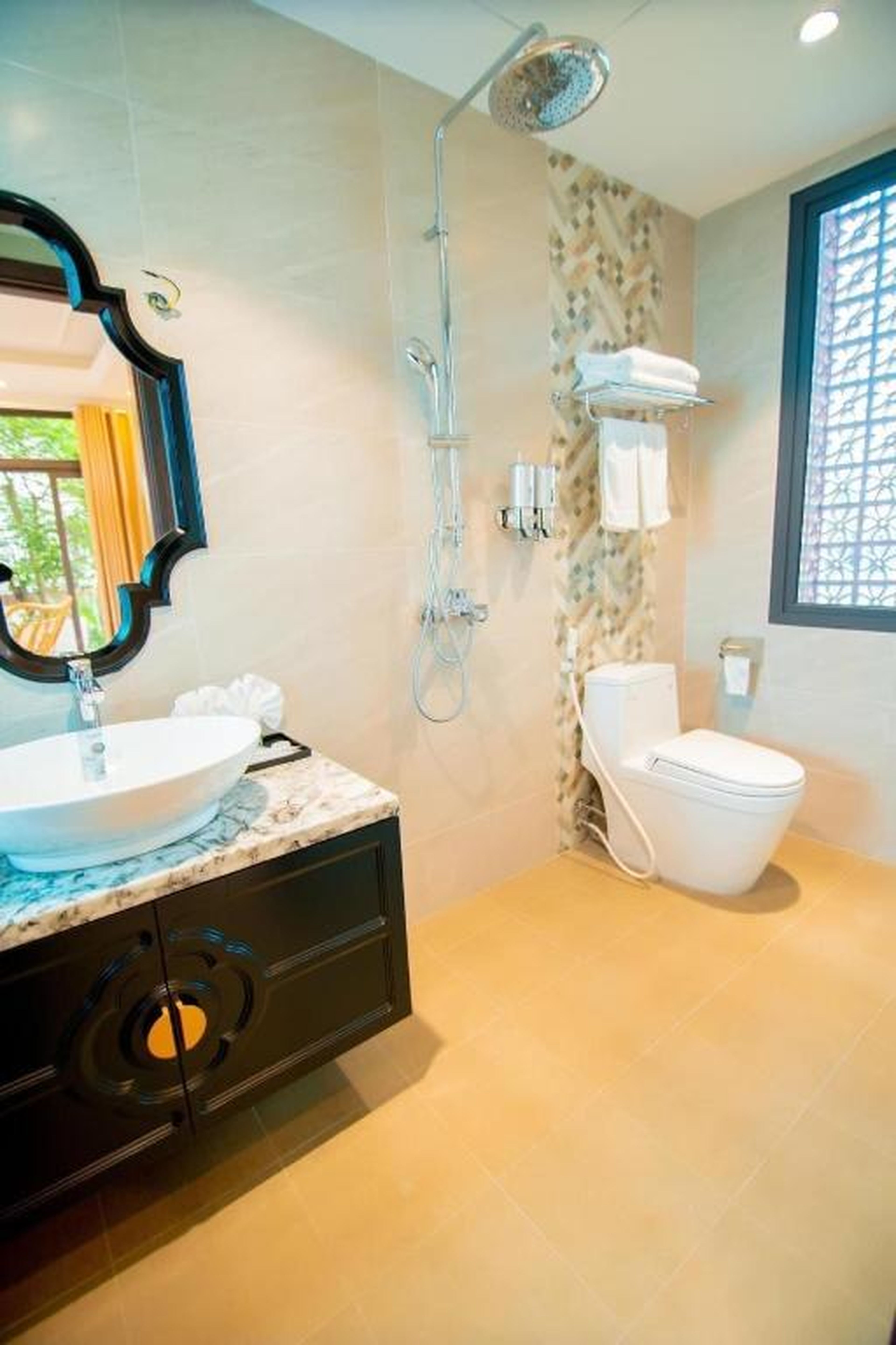 Indochine Ha Long Villa - Hình 4