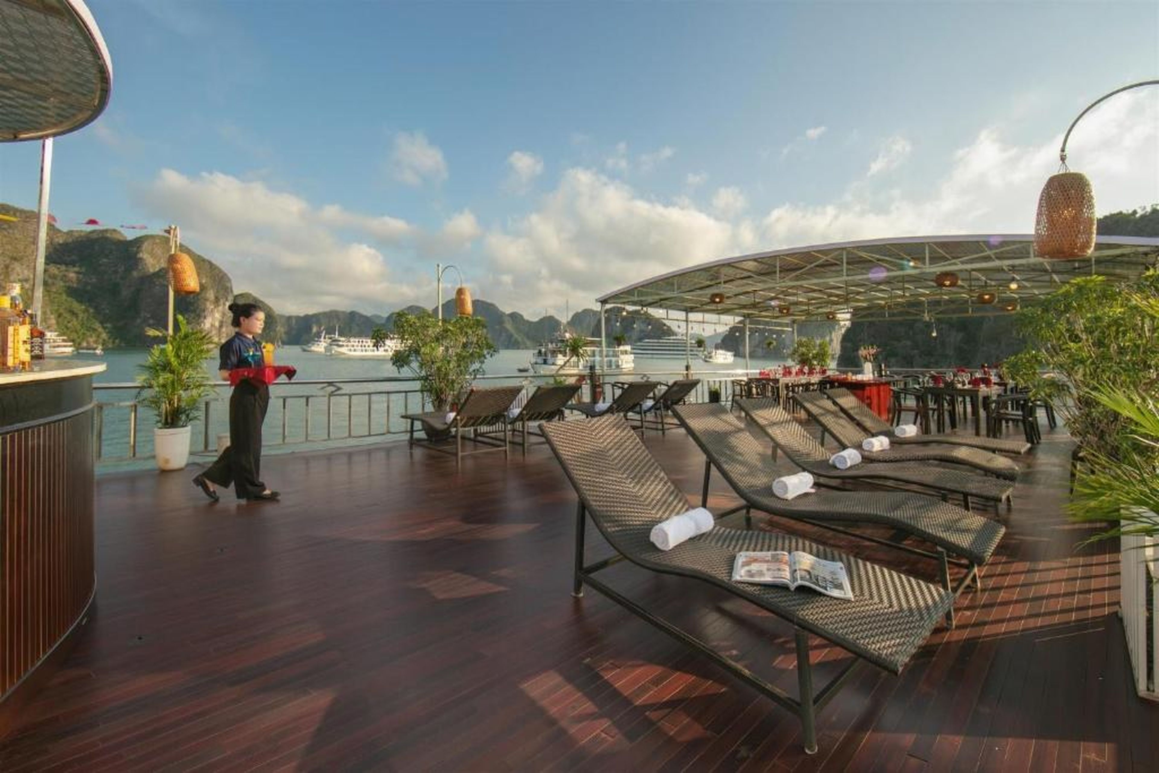 Ruby Premium Cruise - Hình 16
