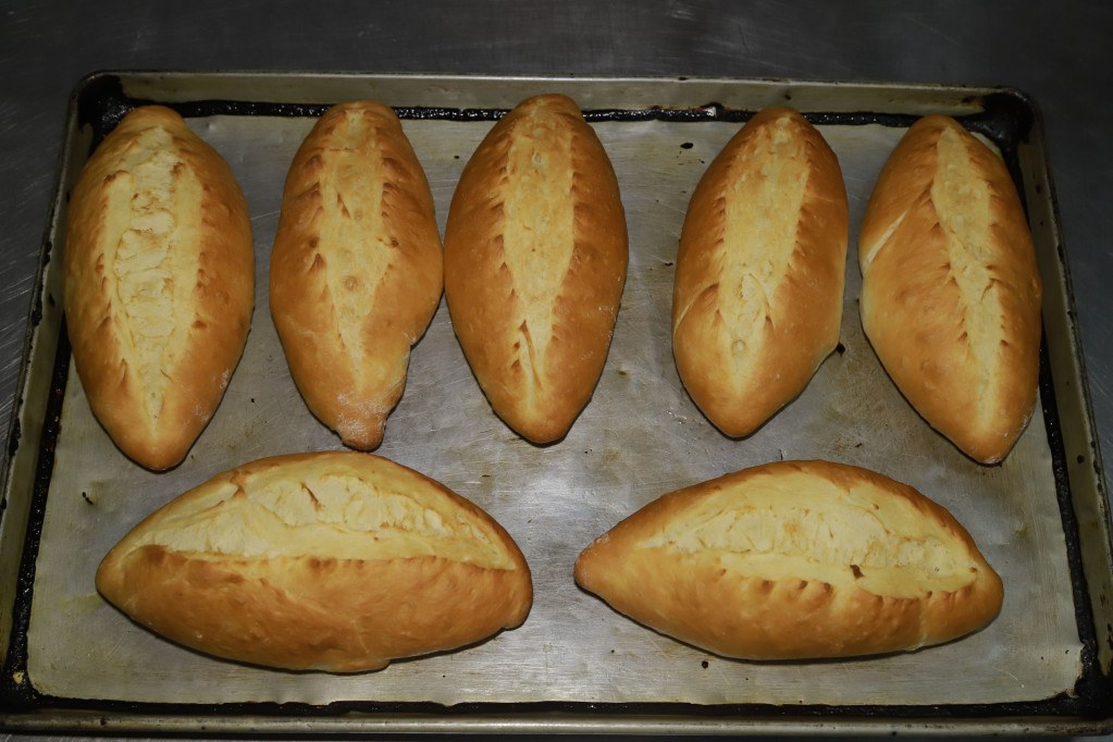 Quang Ninh Mining Bread – A Simple Mid-Shift Meal for Mine Workers - Hình 1