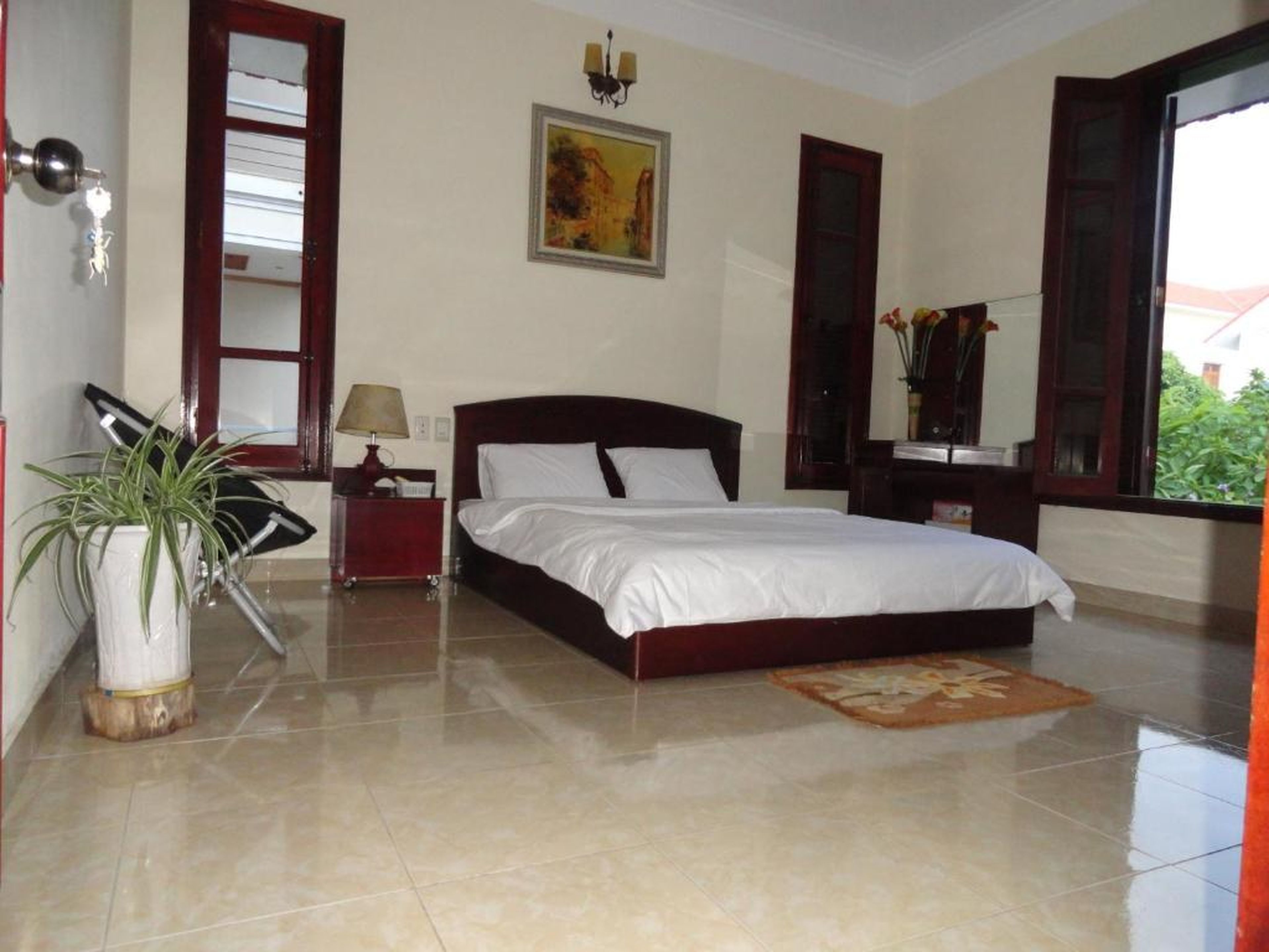 Hạ Long Lily Homestay - Hình 9