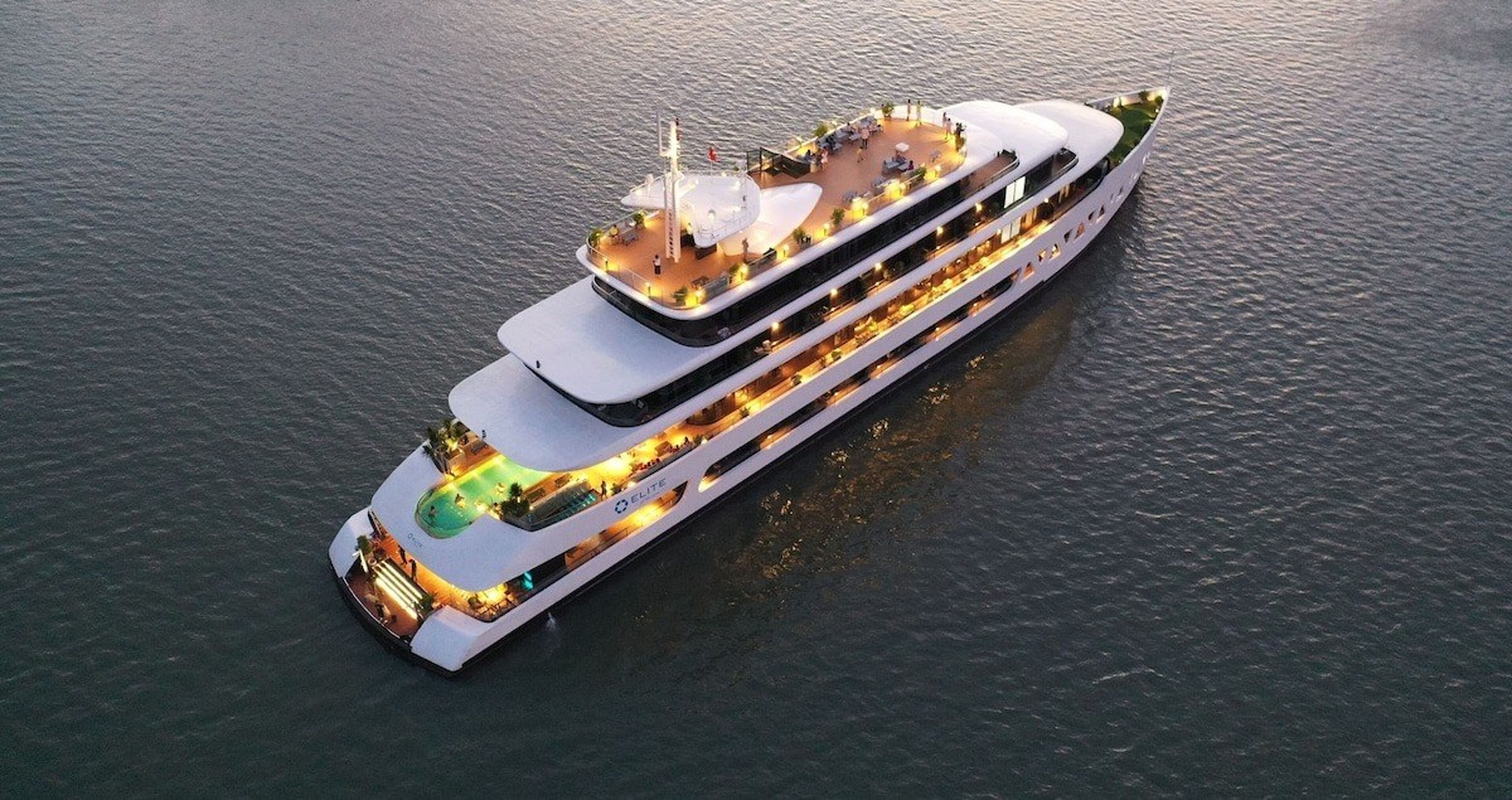 Ngao du vịnh Lan Hạ cùng du thuyền cao cấp 5 sao Elite of the Seas Lan Hạ - Hình 3