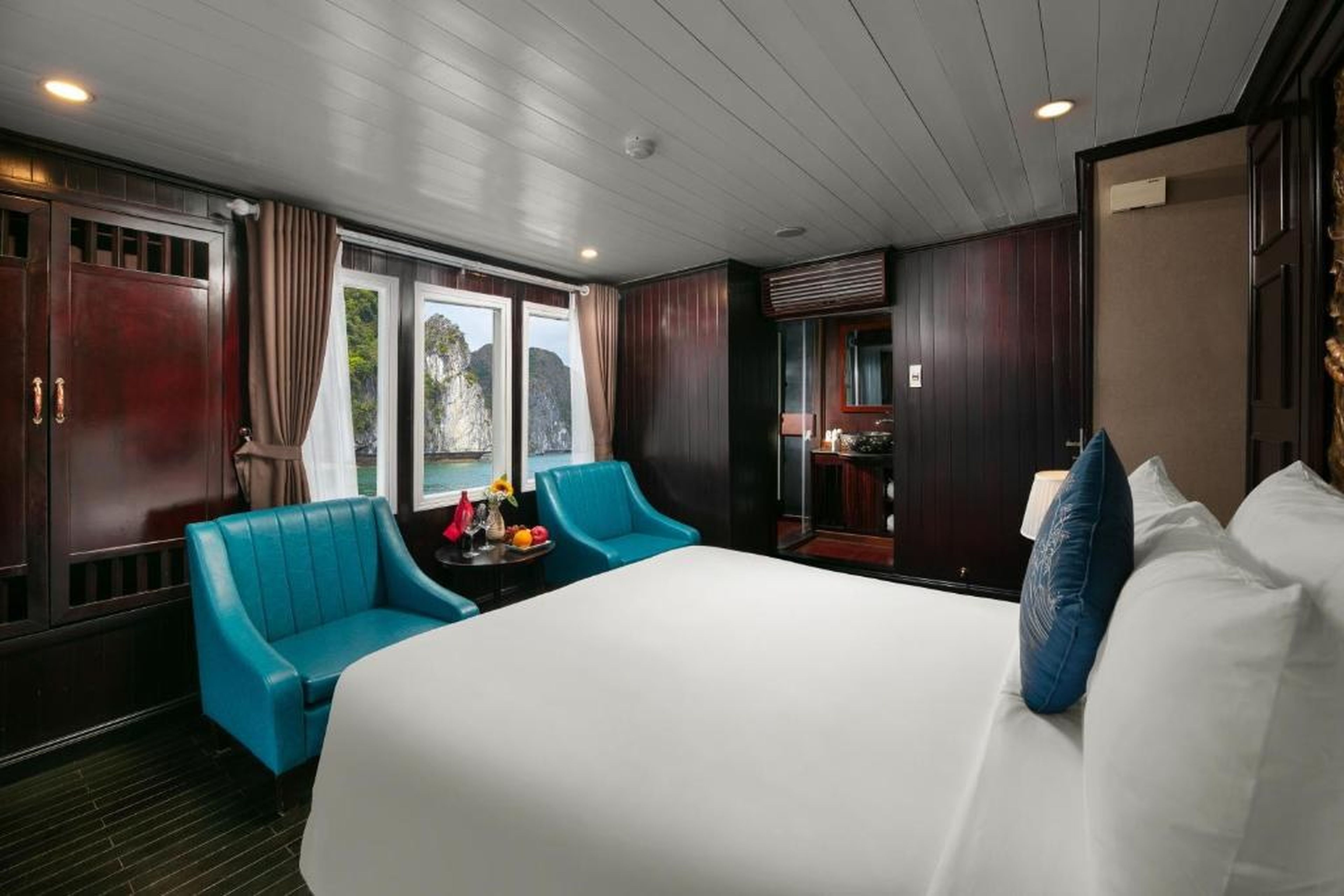 Halong & Bai Tu Long Cruises - Hình 11