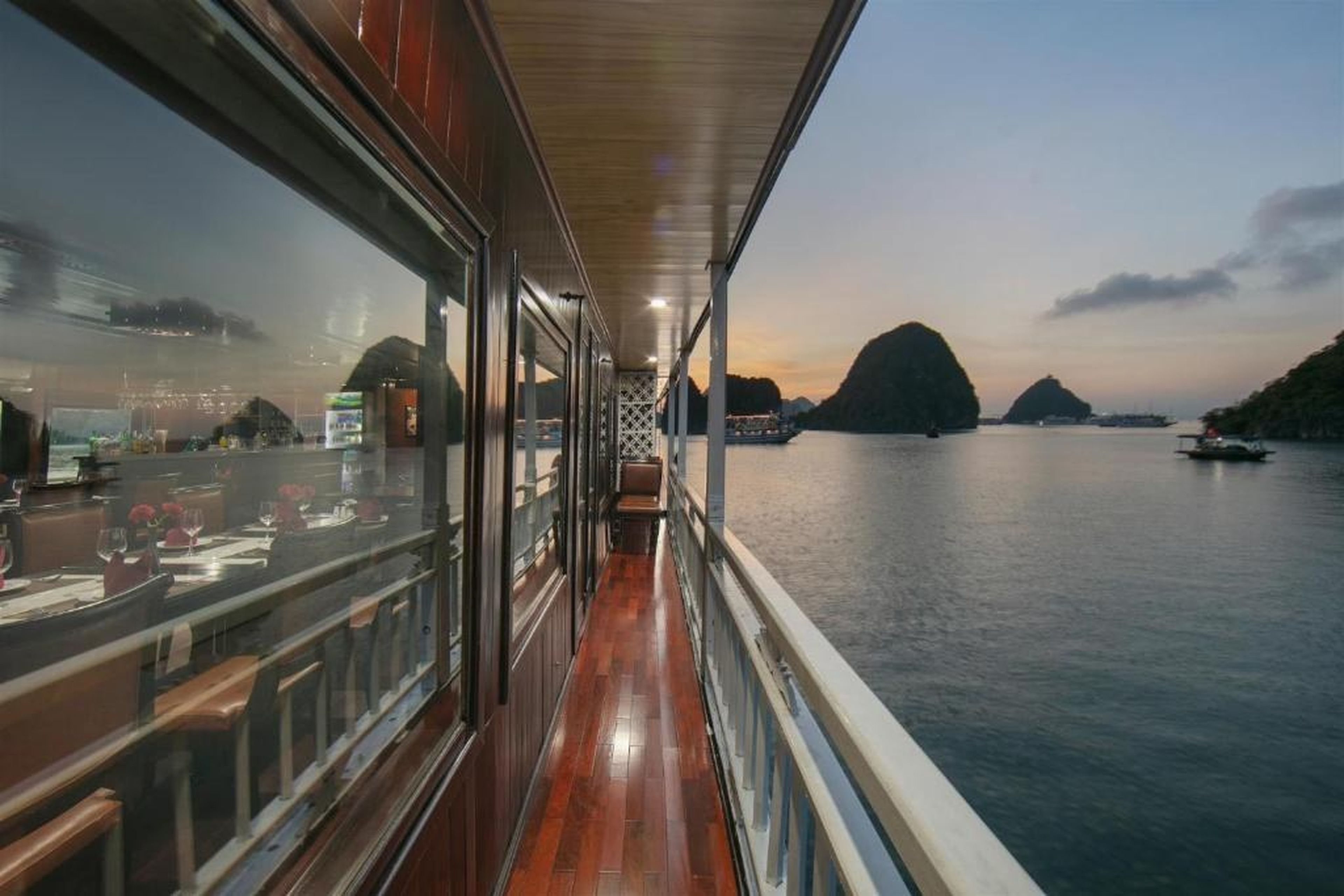 Ruby Premium Cruise - Hình 14