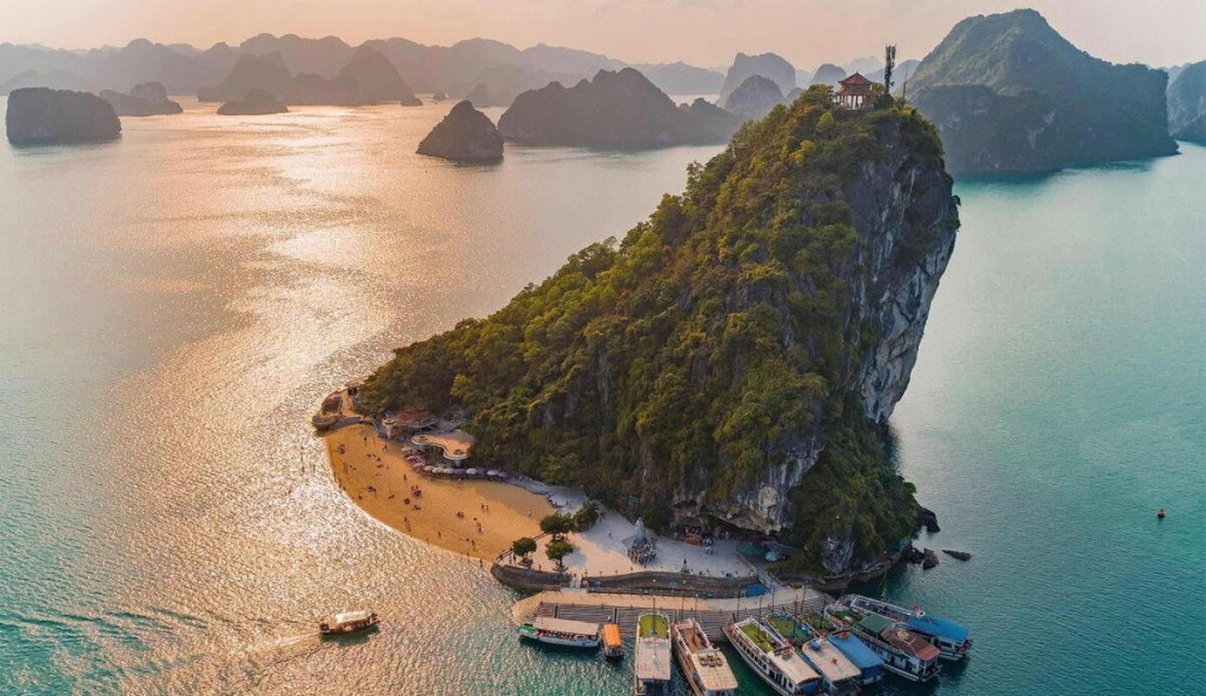 1-Day Ha Long Tour: Luxury Leisure on Hana Premium Cruise - Hình 8