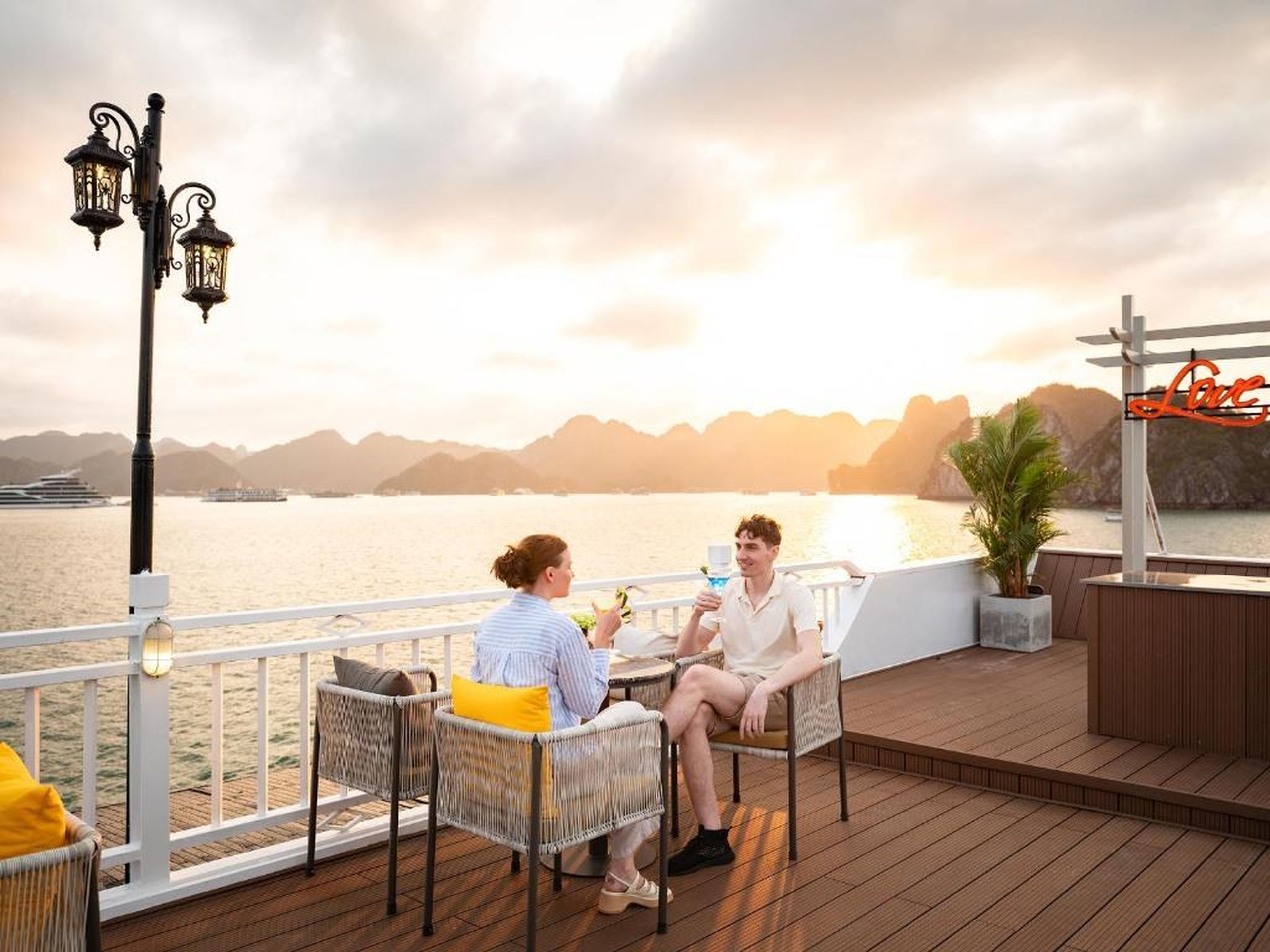 Cozy Bay Grand Cruise - Hình 22