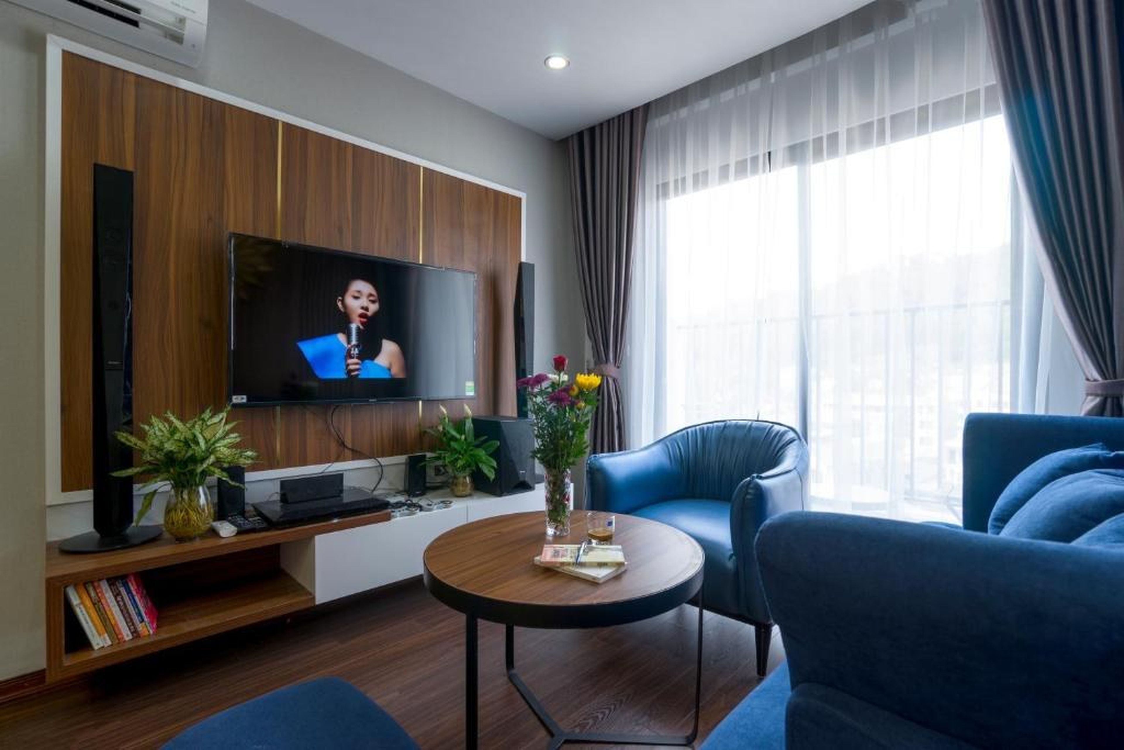 *Ha Long Homestay @ Sunrise Apartment - 2 BR - Hình 3