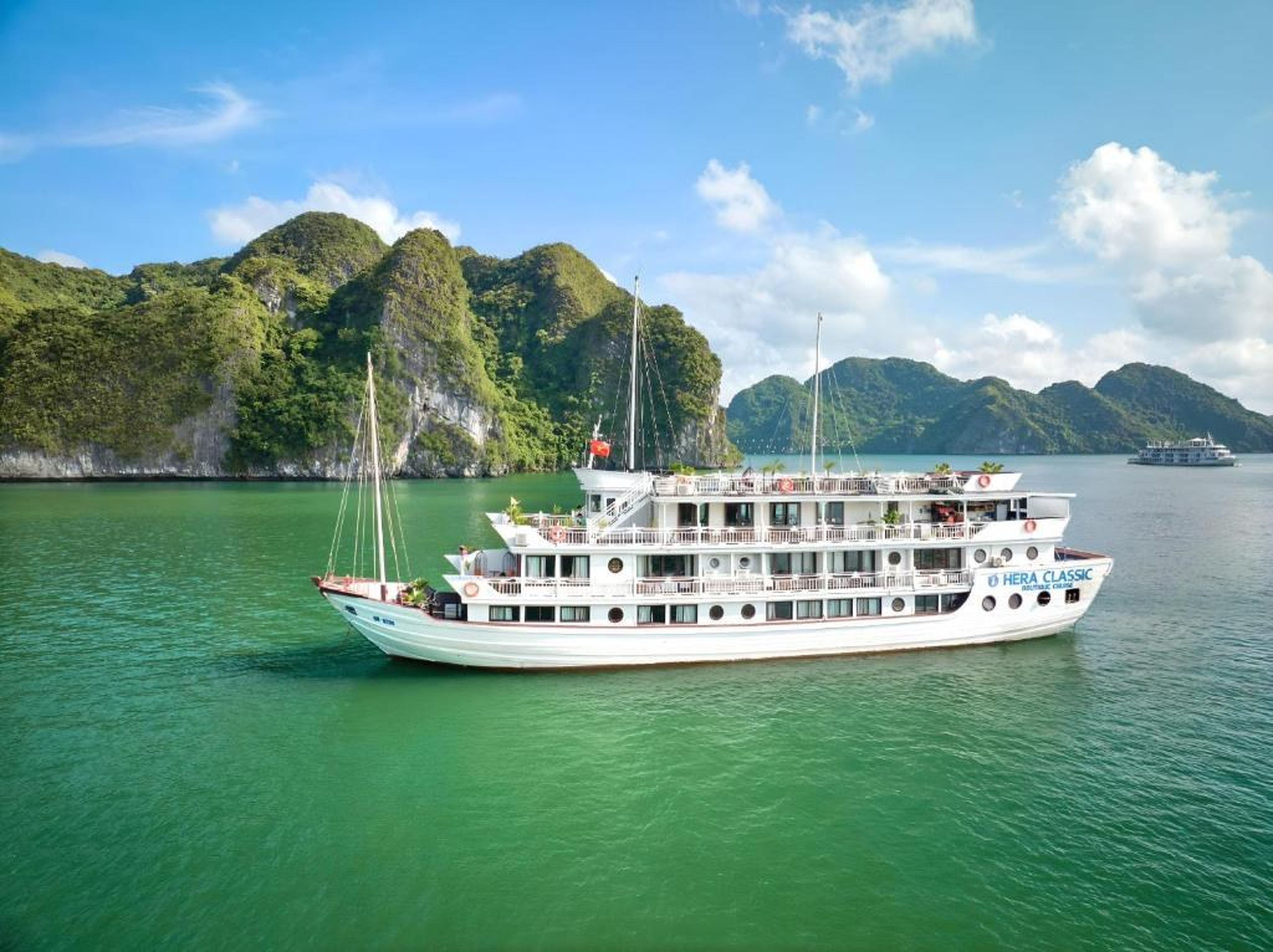Hera Classic Boutique Cruise - Hình 8