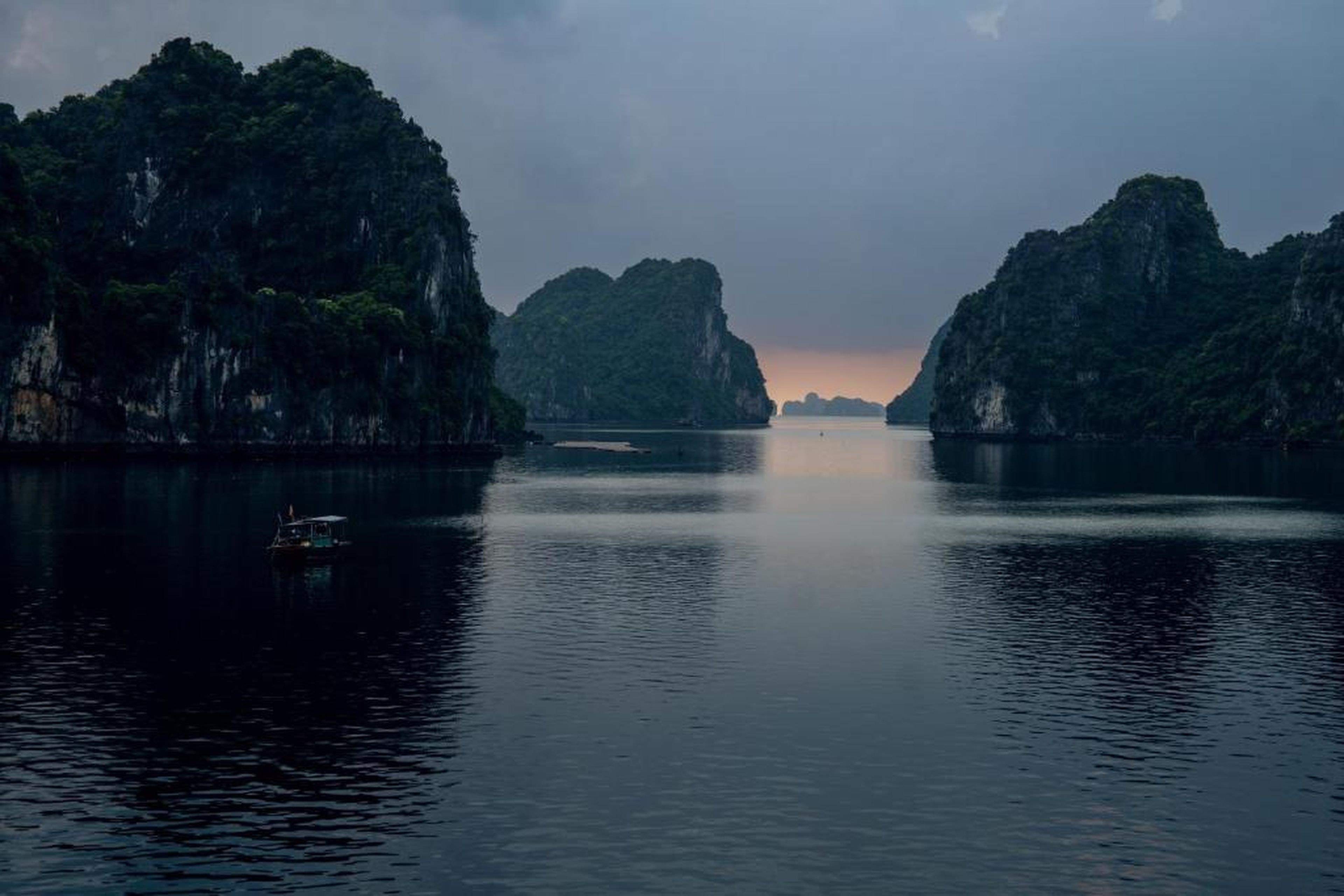 Swan Cruises Halong - Off-the-Beaten-Path Route - Hình 32