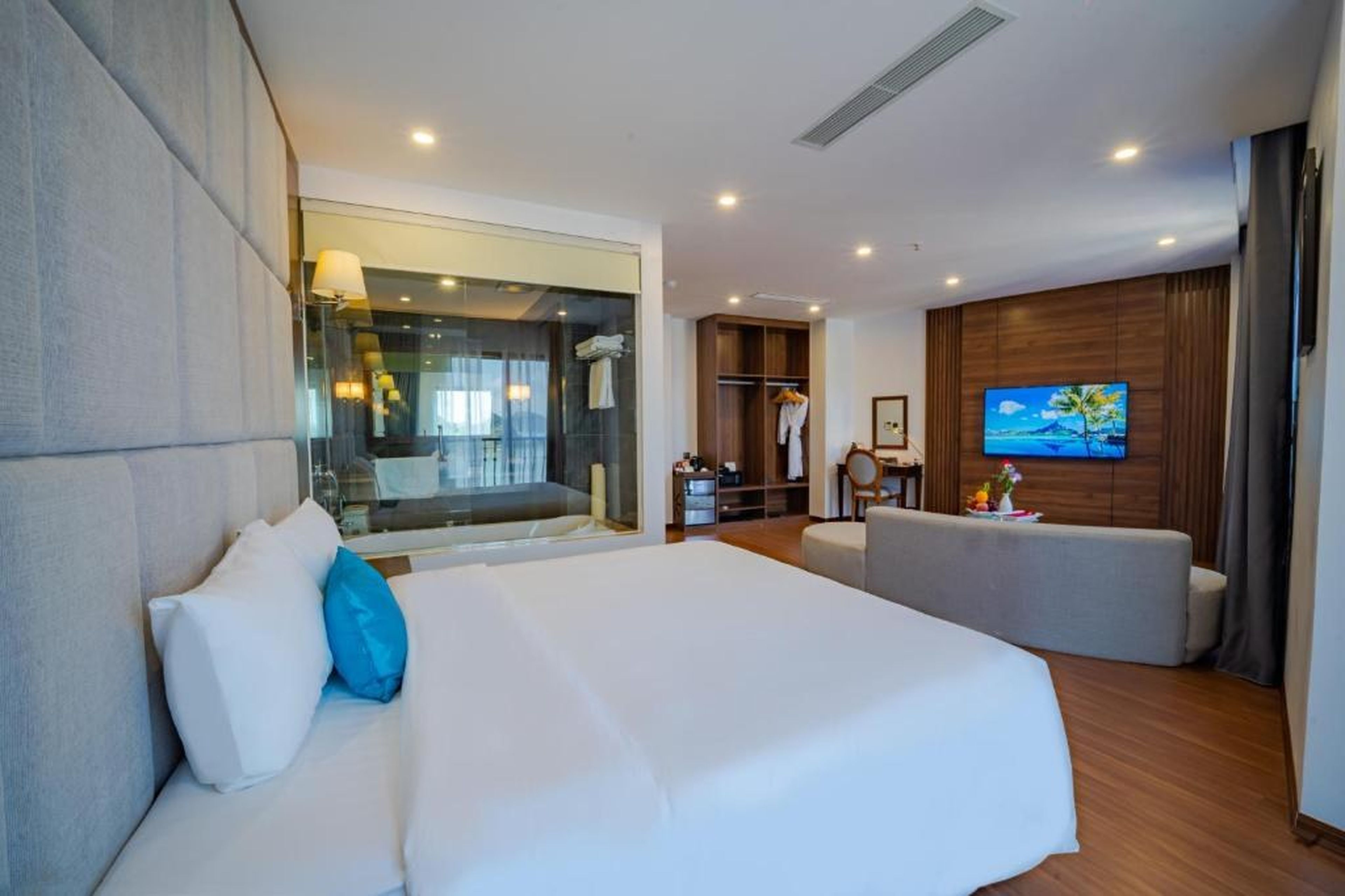Paddington Hotel Halong Bayview - Hình 11