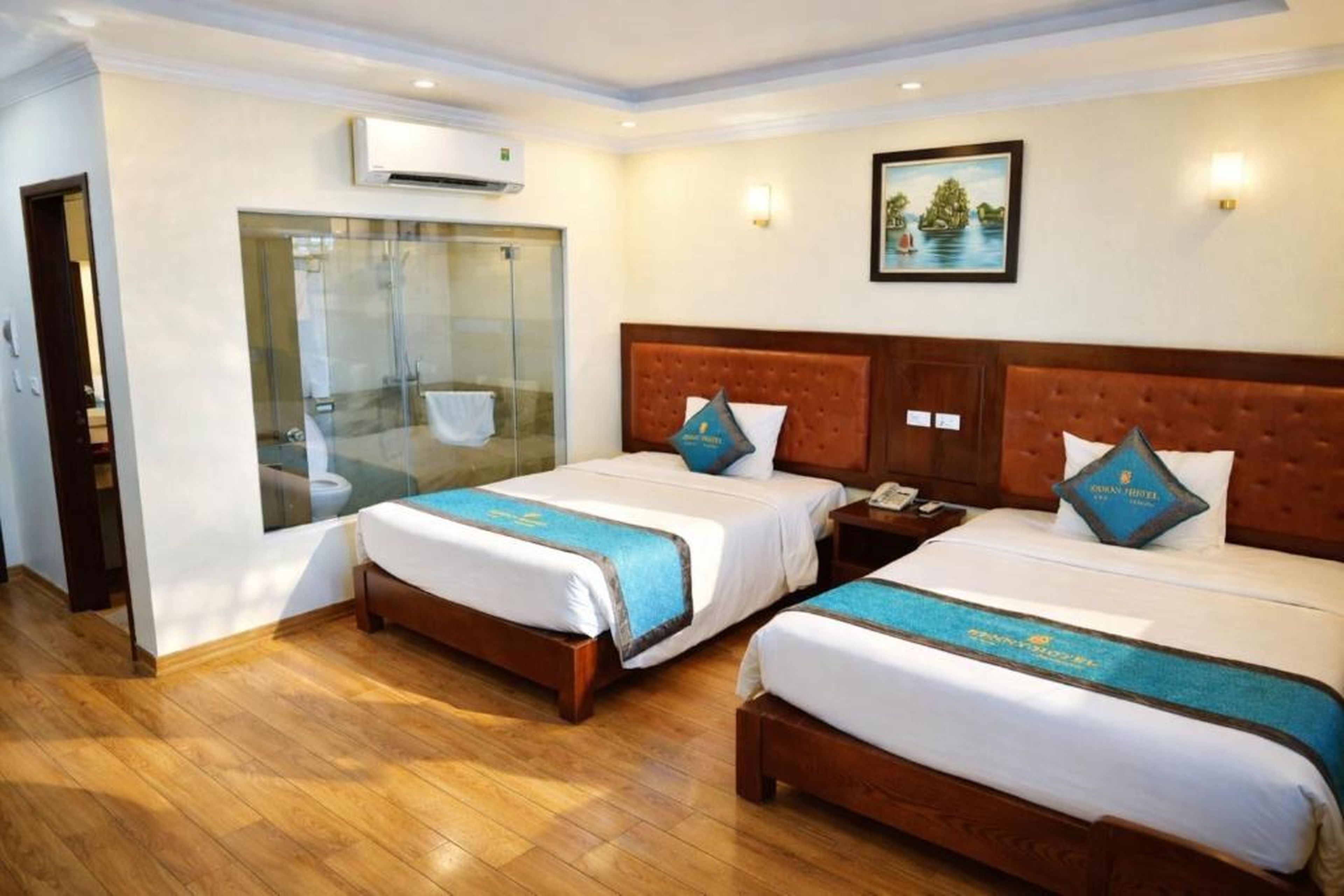 Kenny Hotel Ha Long - Hình 7
