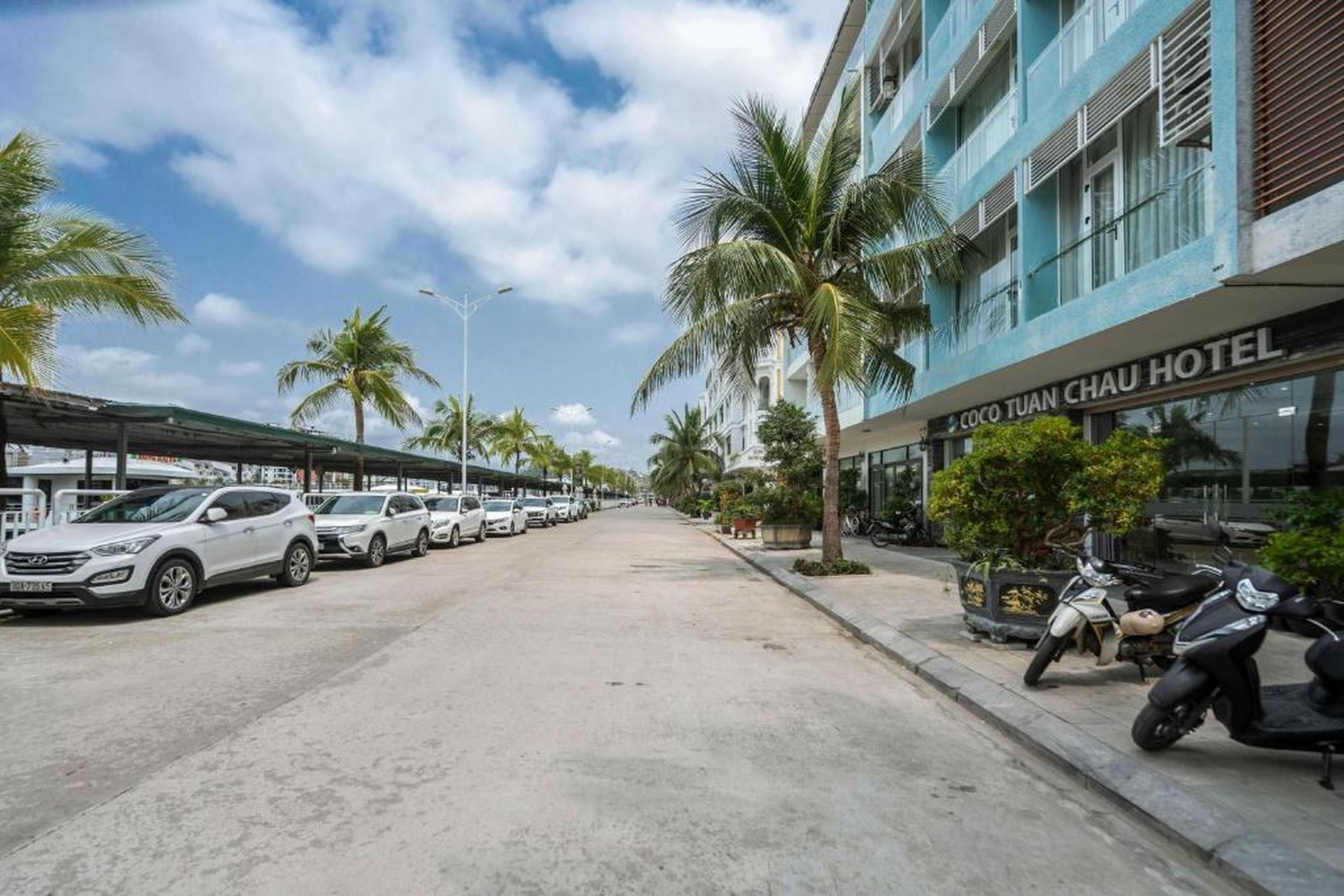 COCO Tuan Chau Hotel - Hình 28