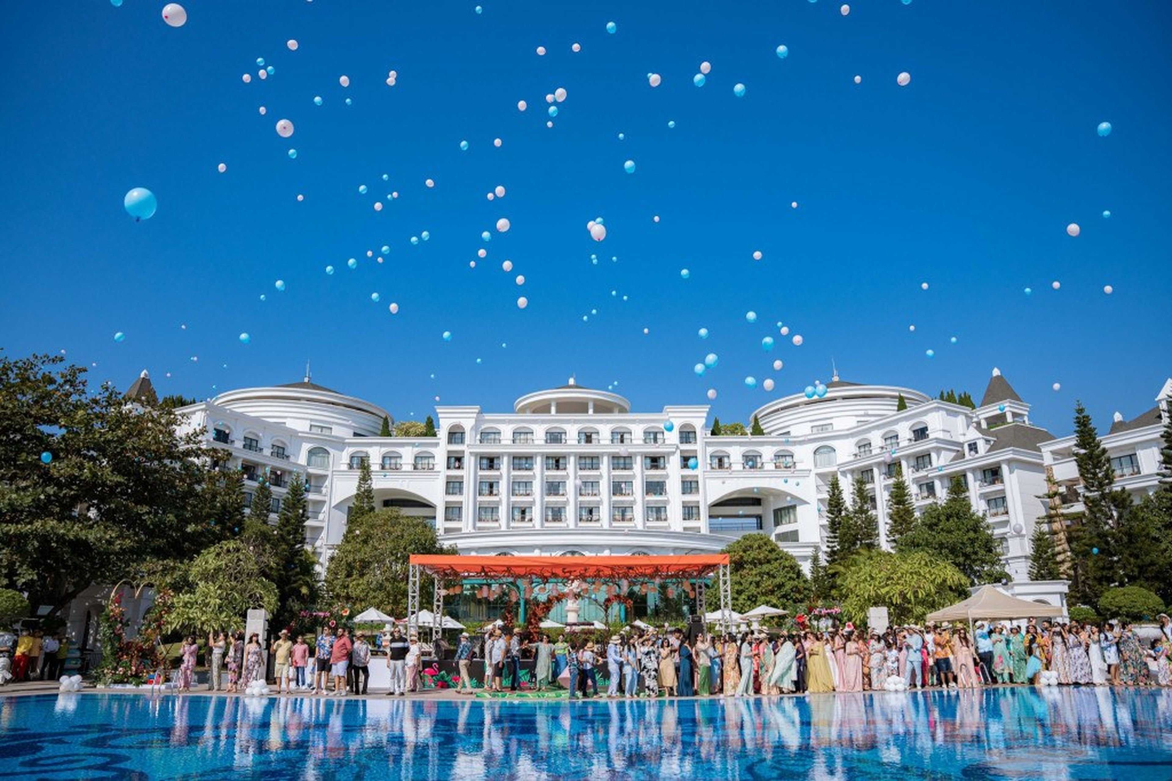 Vui Tết 2024 đong đầy yêu thương tại 5 khách sạn Hạ Long cao cấp giá tốt nhất ở iVIVU - Hình 24