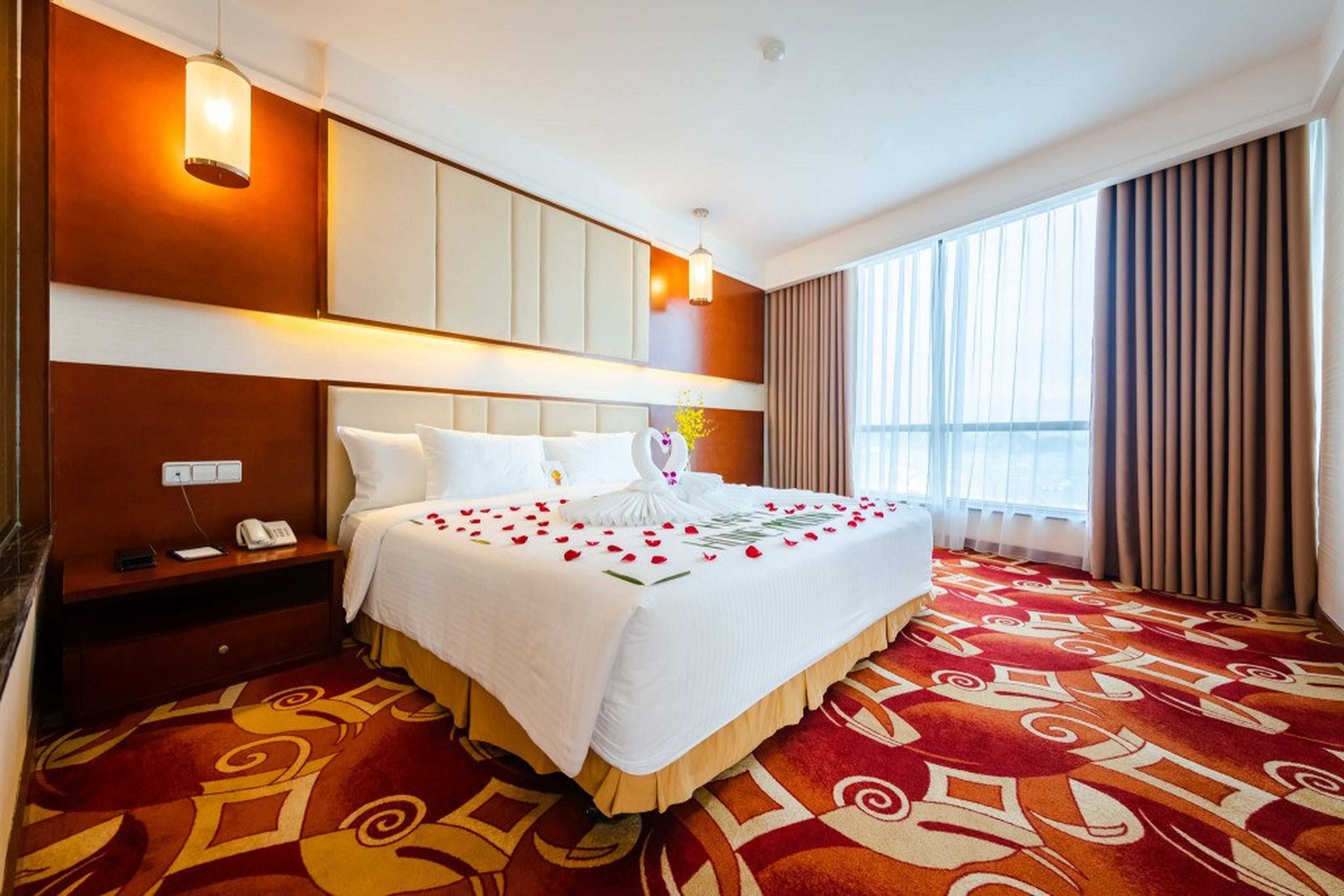 Vui Tết 2024 đong đầy yêu thương tại 5 khách sạn Hạ Long cao cấp giá tốt nhất ở iVIVU - Hình 9