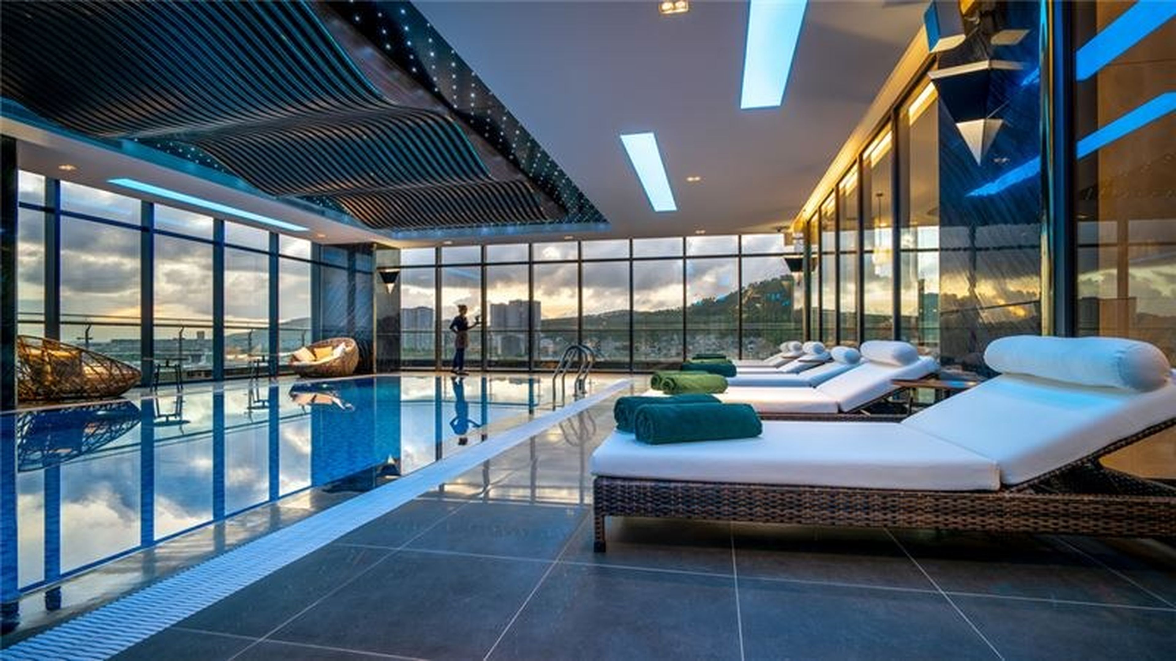 Top 5 luxury hotels and cruises in Ha Long Bay with attractive deals - Hình 10